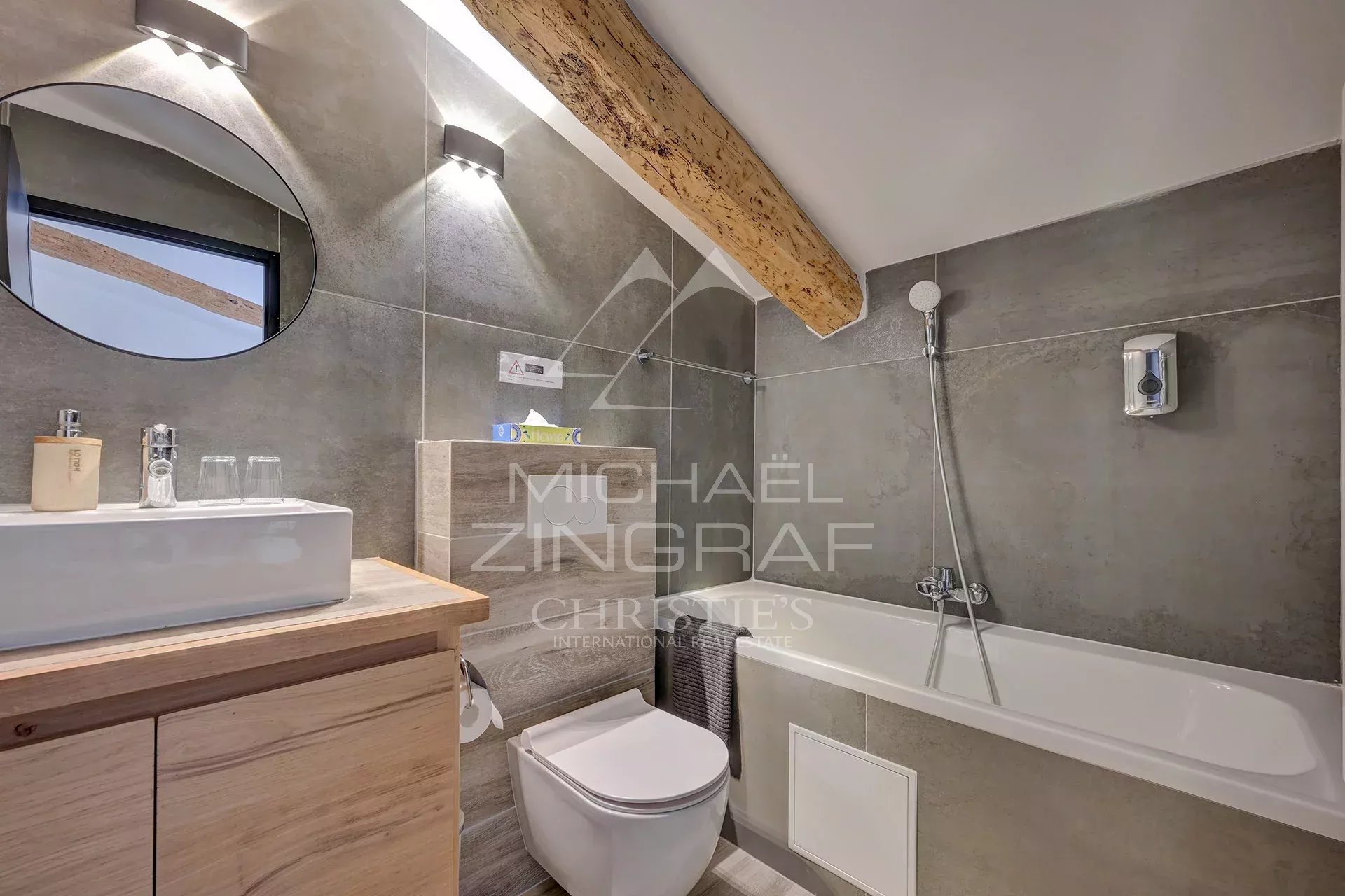 8 Bedroom Villa/Townhouse's Image 11
