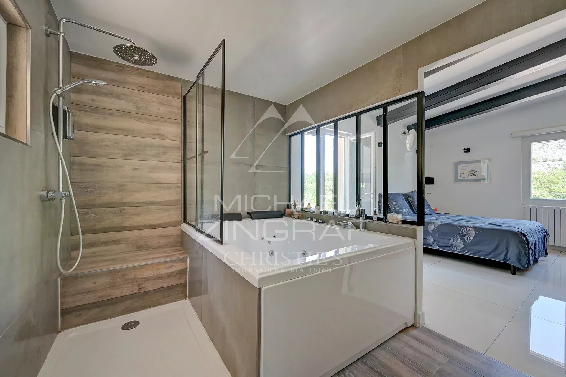 8 Bedroom Villa/Townhouse's Image 6