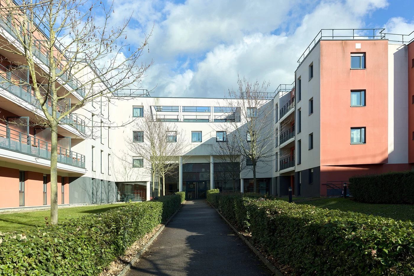 INVESTISSEMENT LOCATIF  SAINT CYR L'ECOLE - Résidence Zenitude Versailles Saint Cyr l'Ecole*** - 6.04%  de rentabilité.