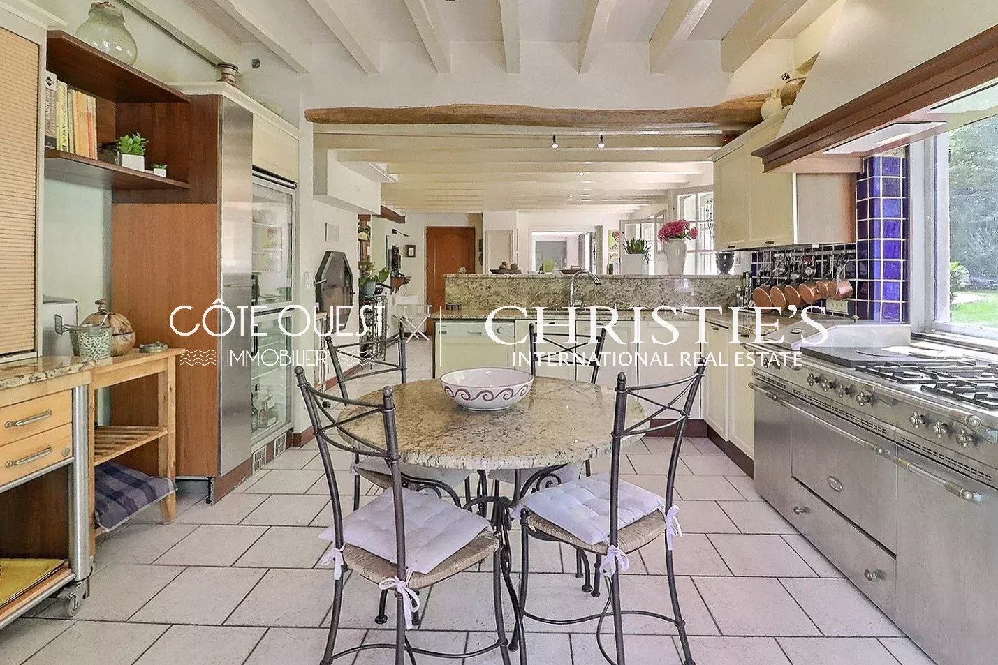 9 Bedroom Villa/Townhouse's Image 8