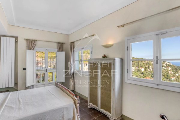Roquebrune-Cap-Martin - Exceptional villa with panoramic sea view — photo 5