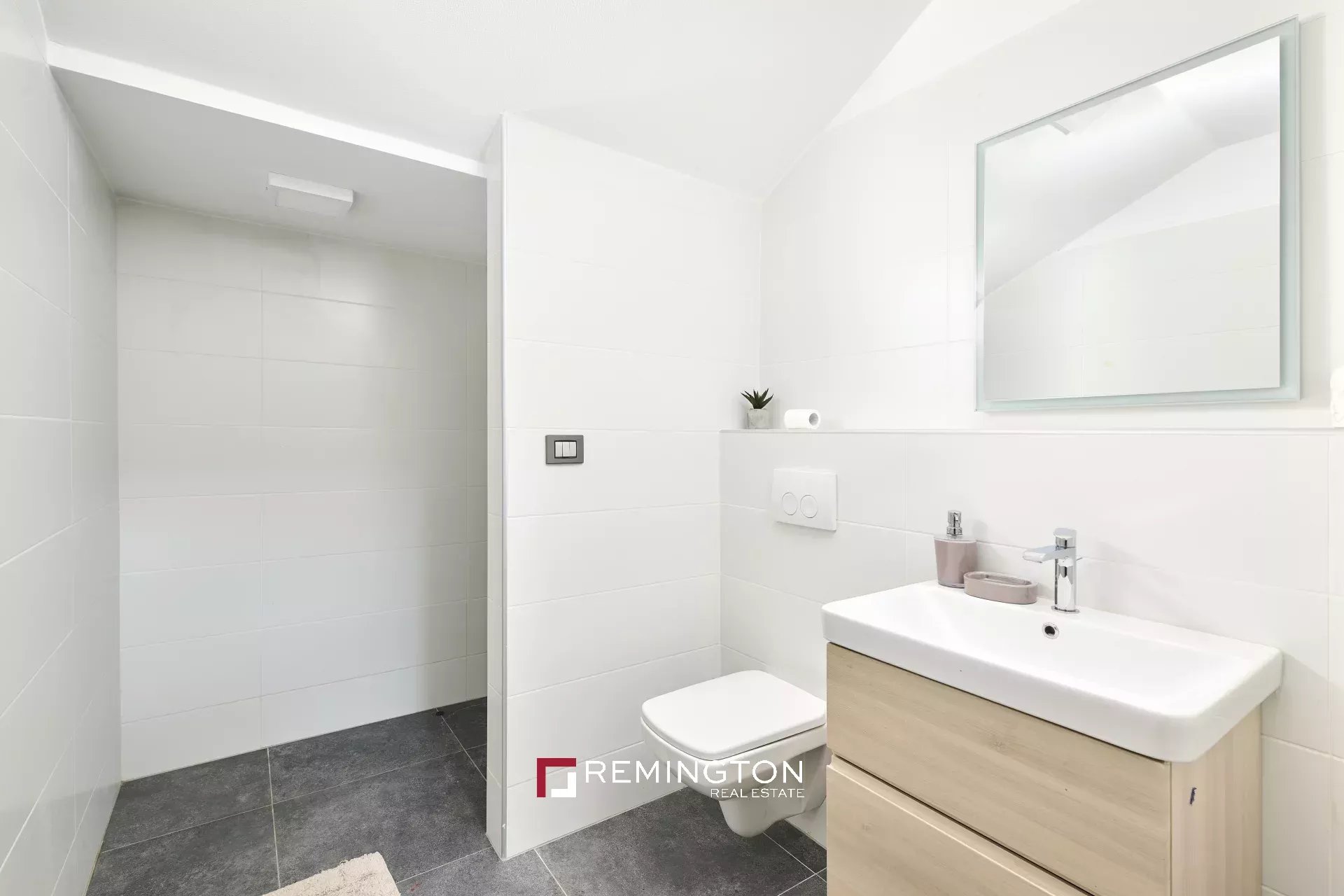 4 Bedroom Villa/Townhouse's Image 4