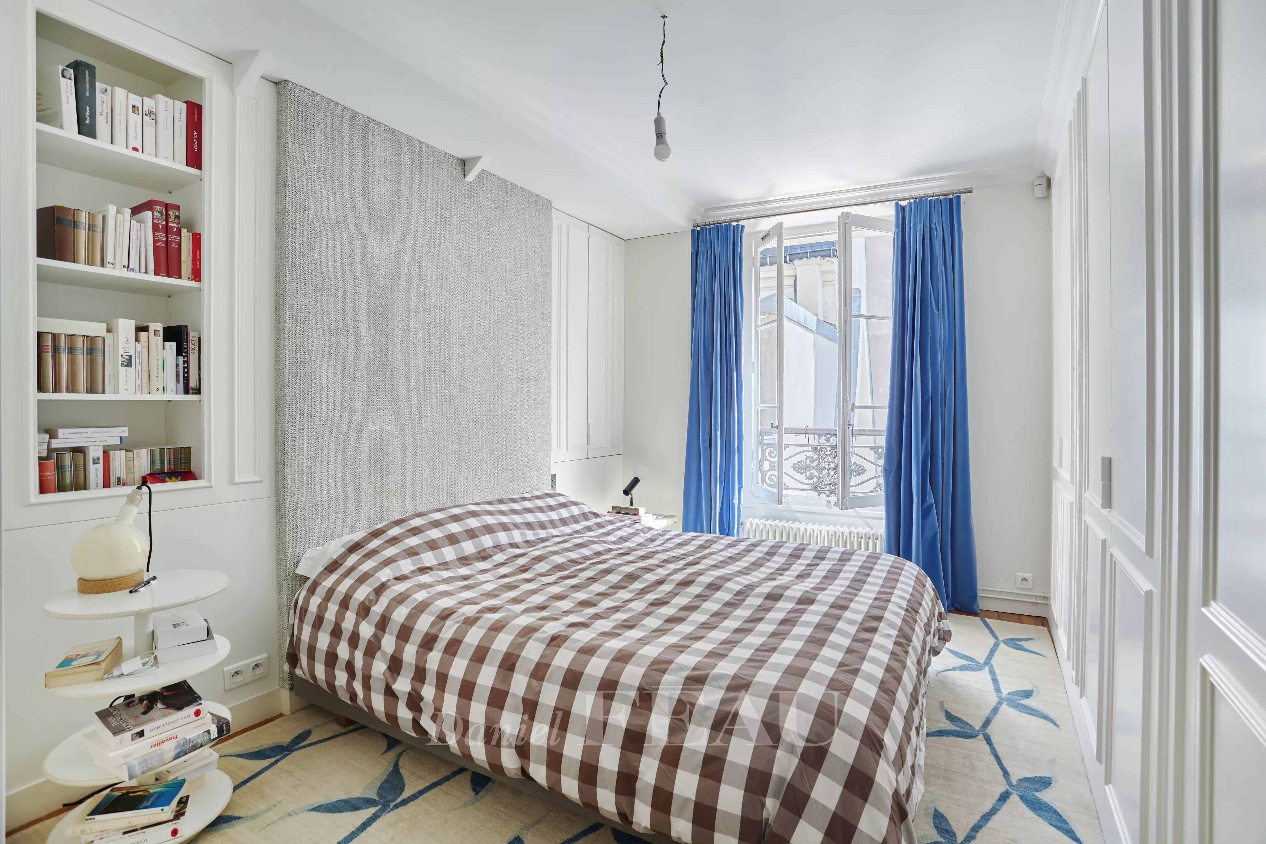Sale Apartment Paris 7th