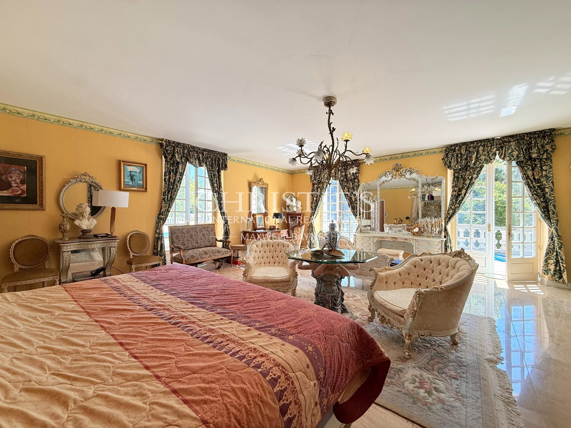 11 Bedroom Villa/Townhouse's Image 14