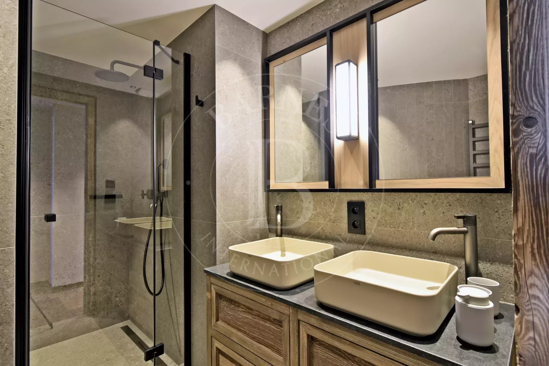 Méribel Superb 4-bedroom duplex apartment at Rond Point des Pistes