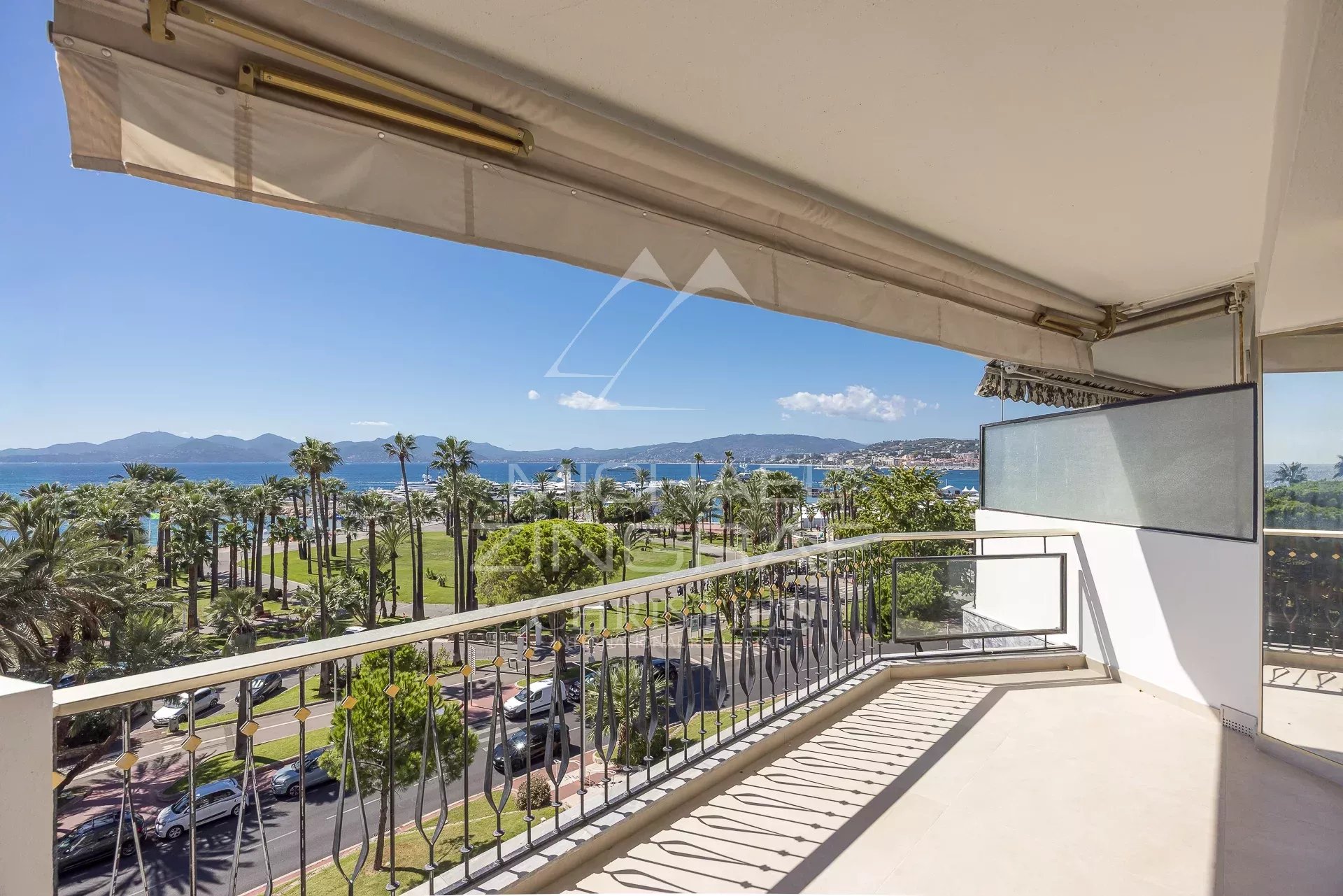 Cannes Croisette - Appartement 3 pièces vue mer exceptionnelle