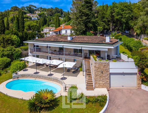 Contemporary Luxury Villa in Mougins | Panoramic Hillside Family Estate — photo 1