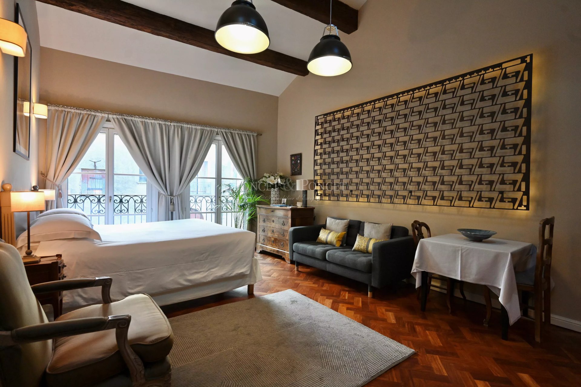 10 Bedroom Villa/Townhouse's Image 5