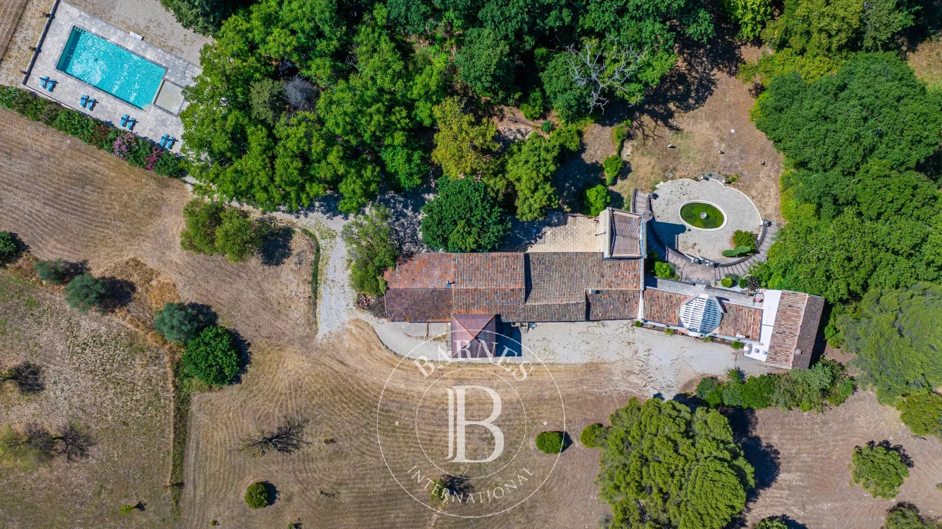 SOUTHERN LUBERON – CADENET – RENOVATED 18TH–19TH CENTURY ESTATE – MANOR HOUSE – FARMHOUSE WITH 6 COTTAGES – SWIMMING POOL - picture 16
