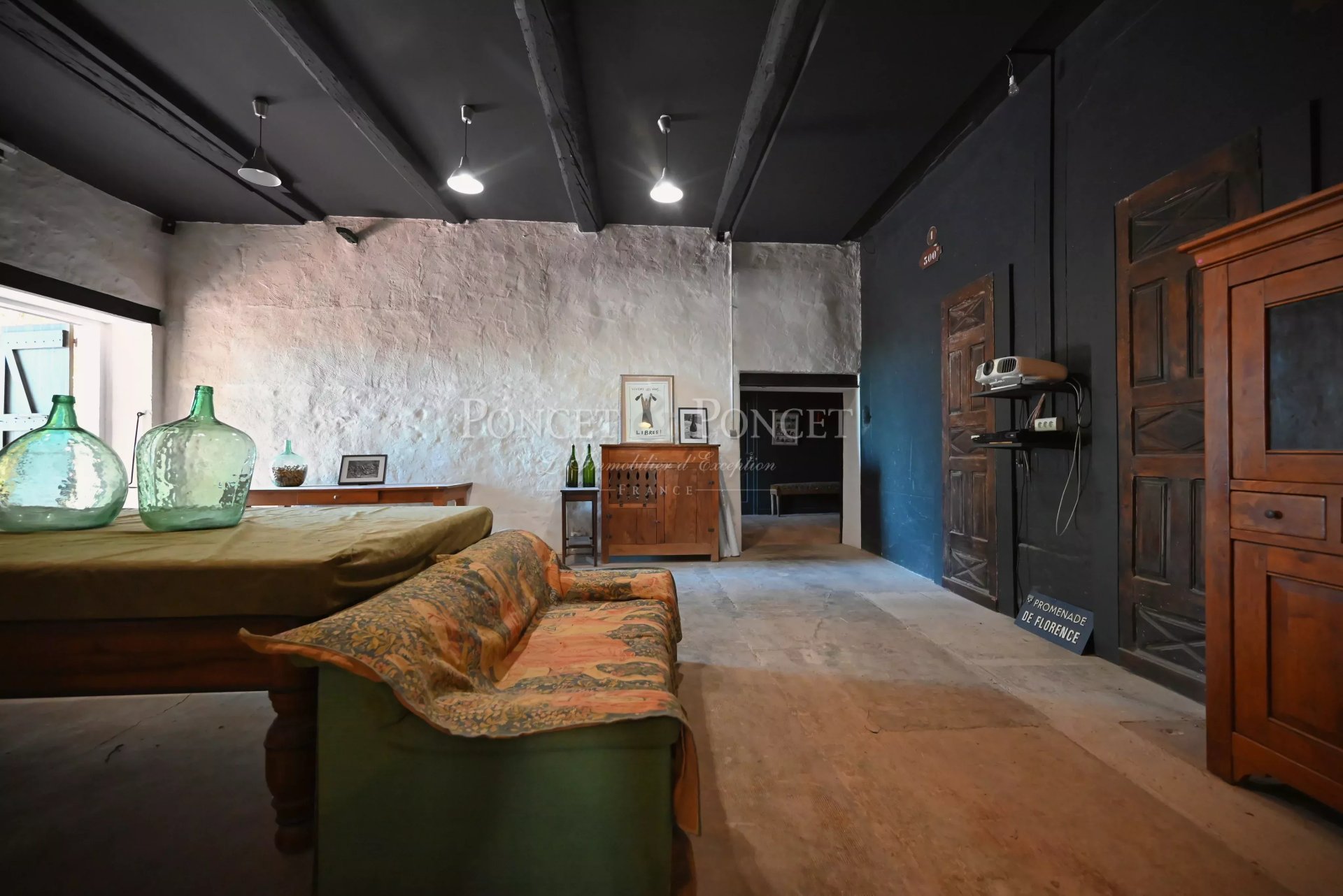 10 Bedroom Villa/Townhouse's Image 34