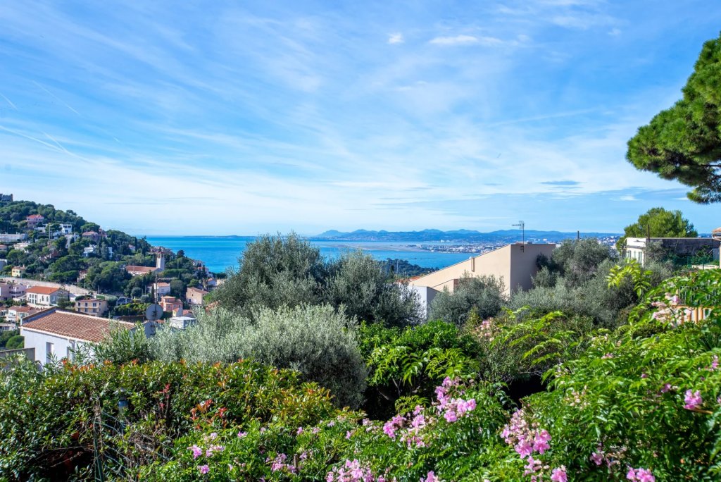 Apartment for sale in Villefranche sur Mer — VILLEFRANCHE-SUR-MER - 3 PIÈCES