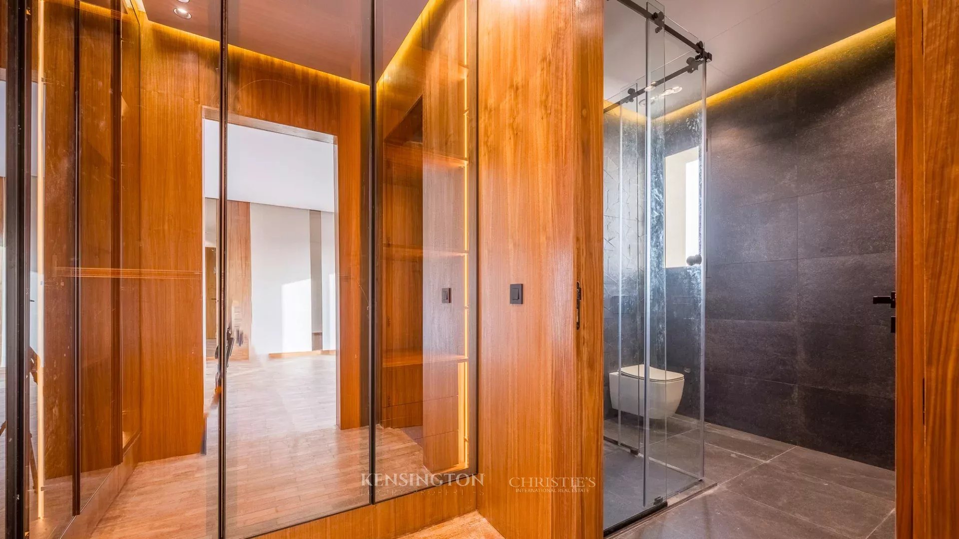 5 Bedroom Villa/Townhouse's Image 21