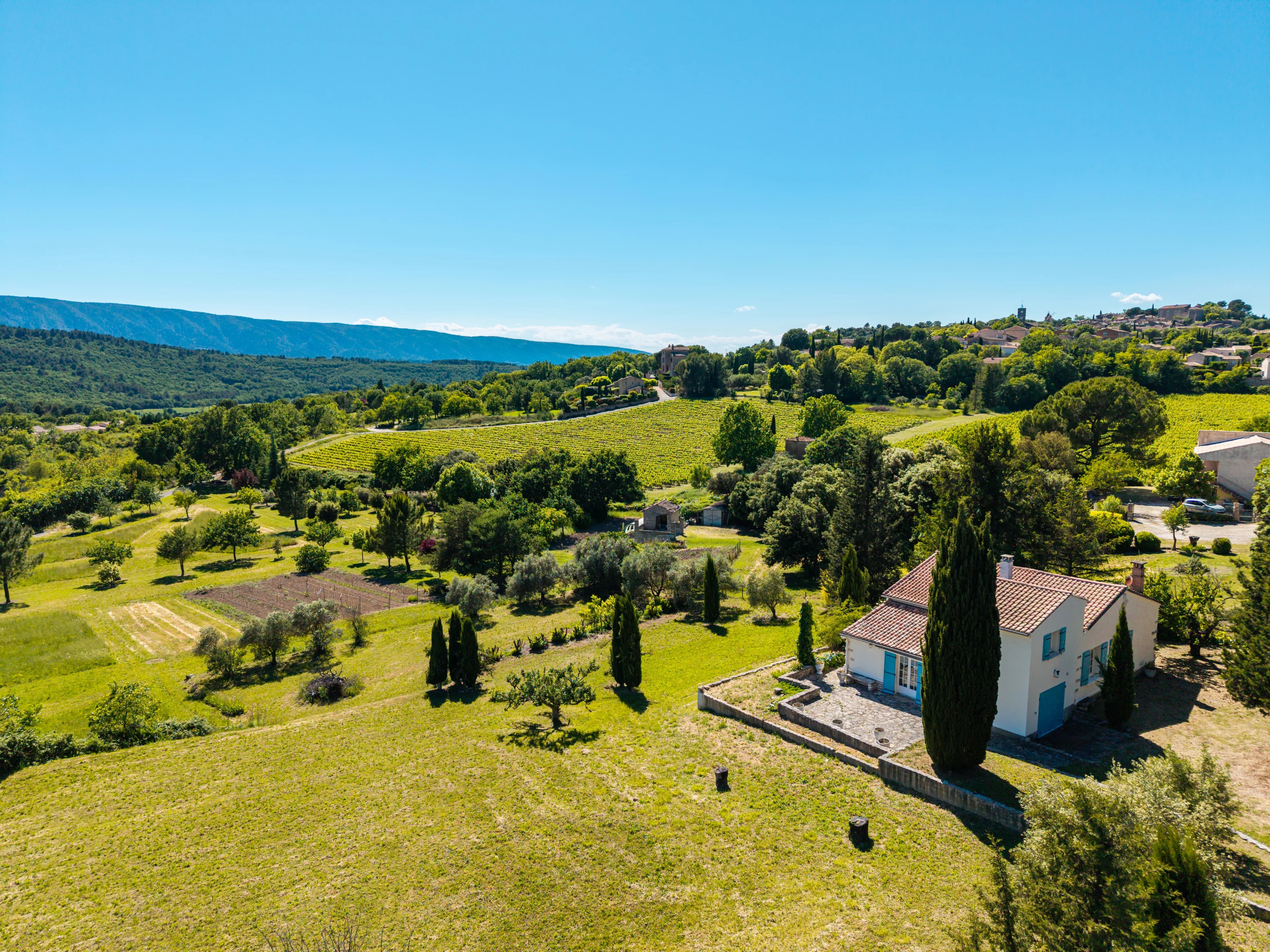 Maison provençale avec vue exceptionnelle sur la campagne du Luberon