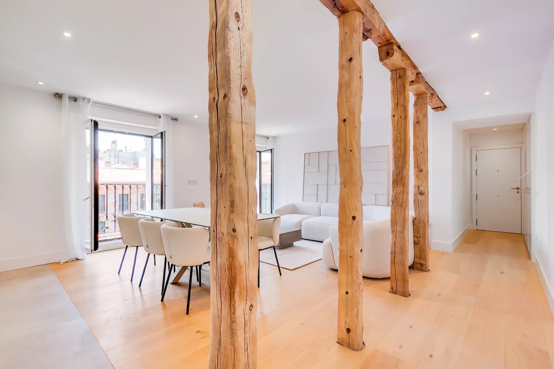 Madrid – Goya – Elegant Apartment with 5 Balconies