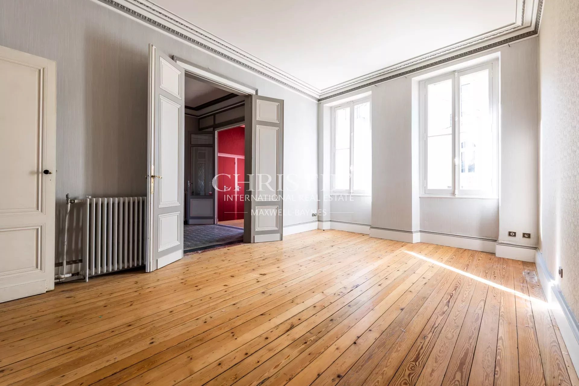 7 Bedroom Villa/Townhouse's Image 3