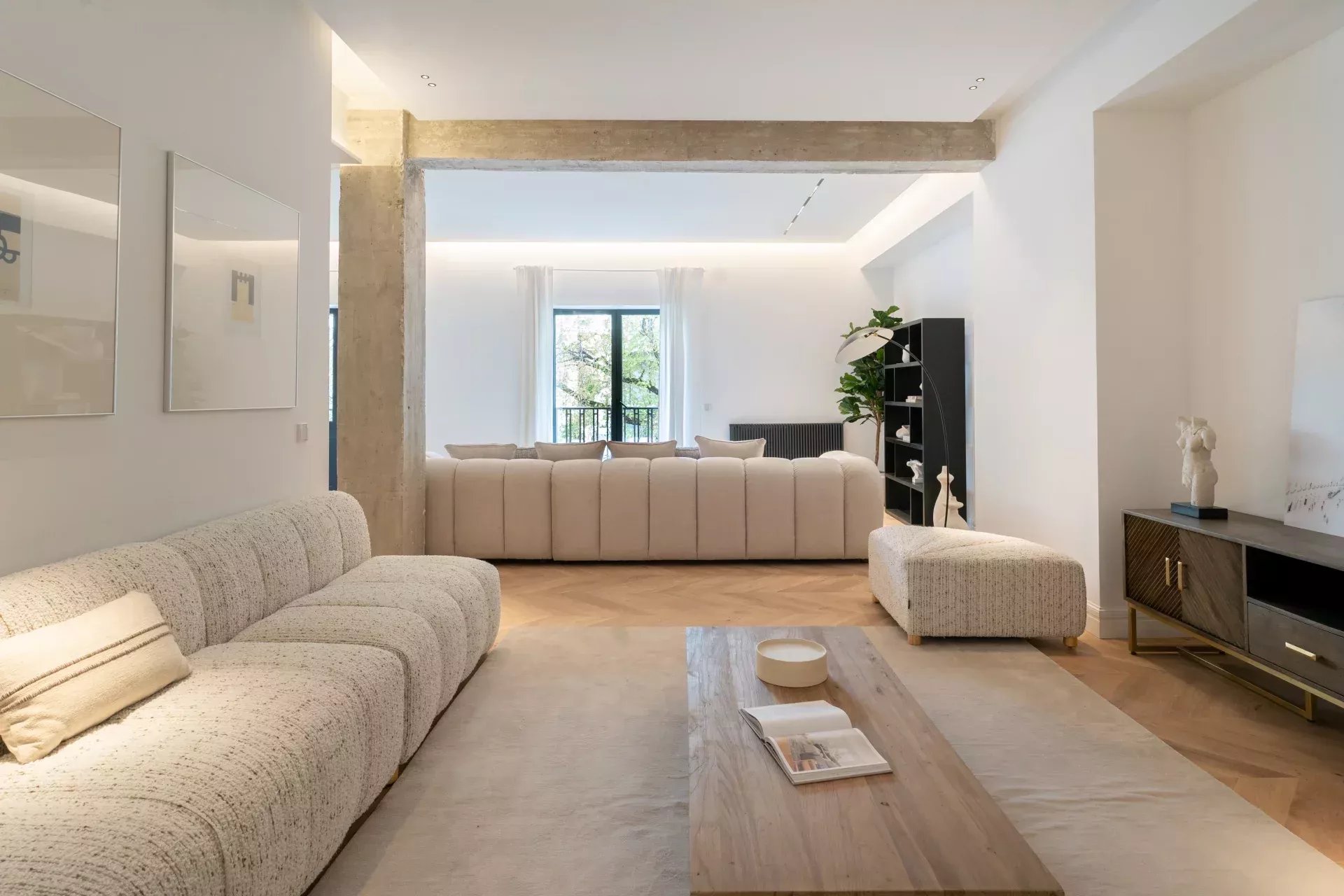 Brand New Exclusive Luxury Property on the Golden Mile - picture 15