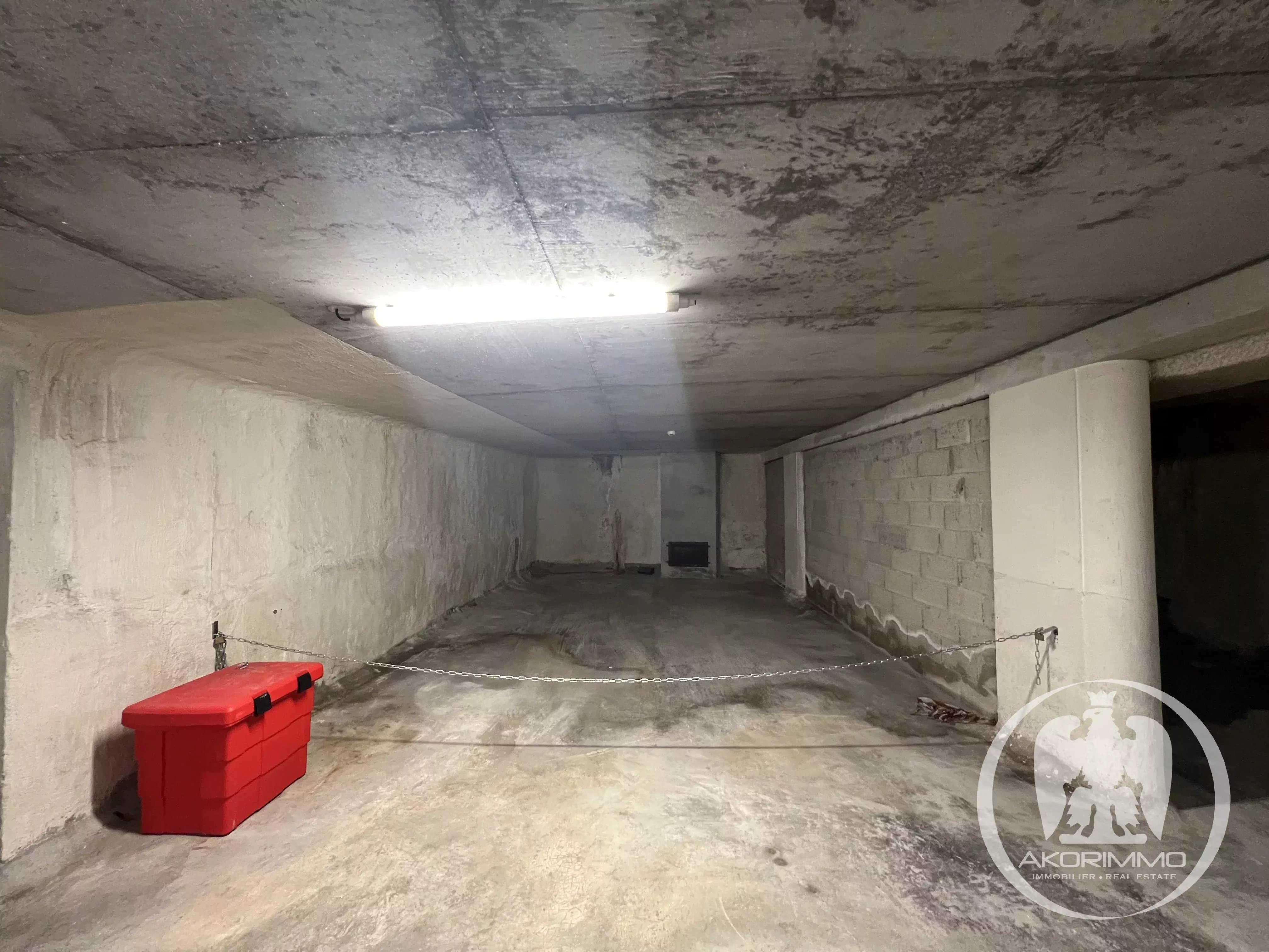 Garage/Parcheggio  - 12.0 m2 -  65.000 € -