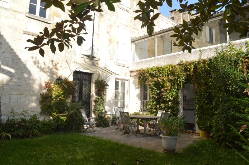 Venta, Palacete Niort - picture 1