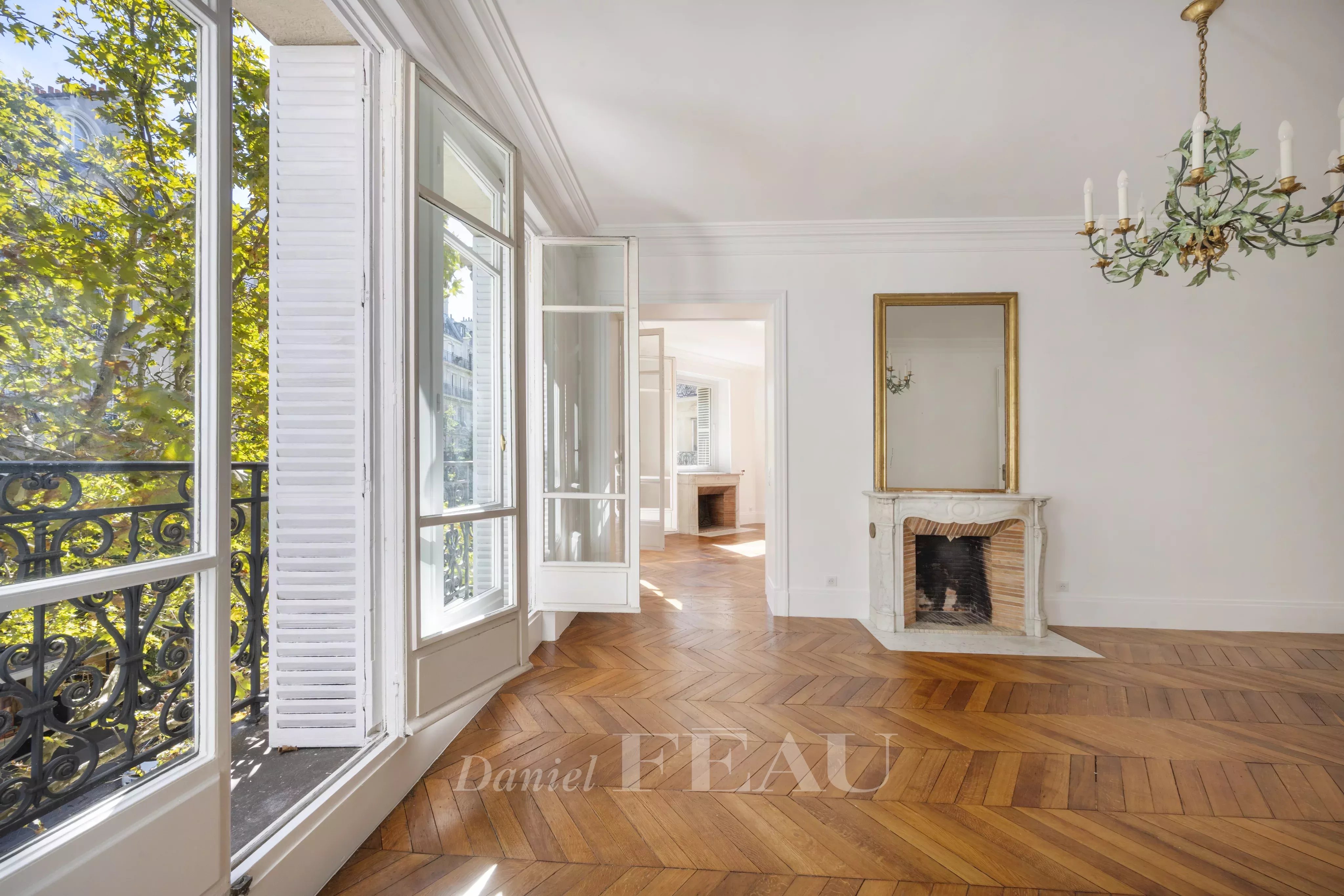 Sale Apartment Paris 16th