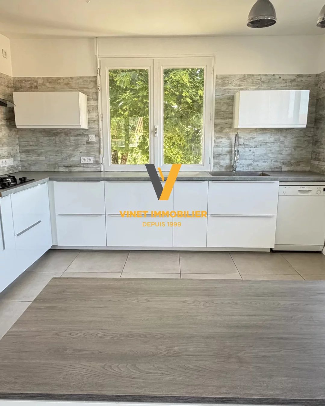 MONTBERT 163 m2 - 4 chambres -  T1 indépendant