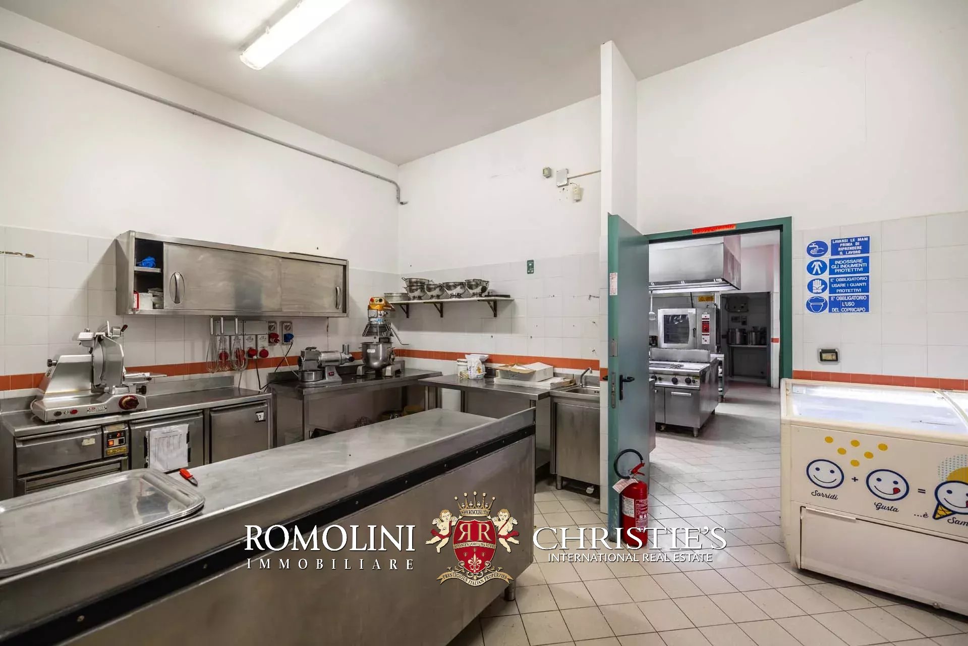 108 Bedroom Villa/Townhouse's Image 92