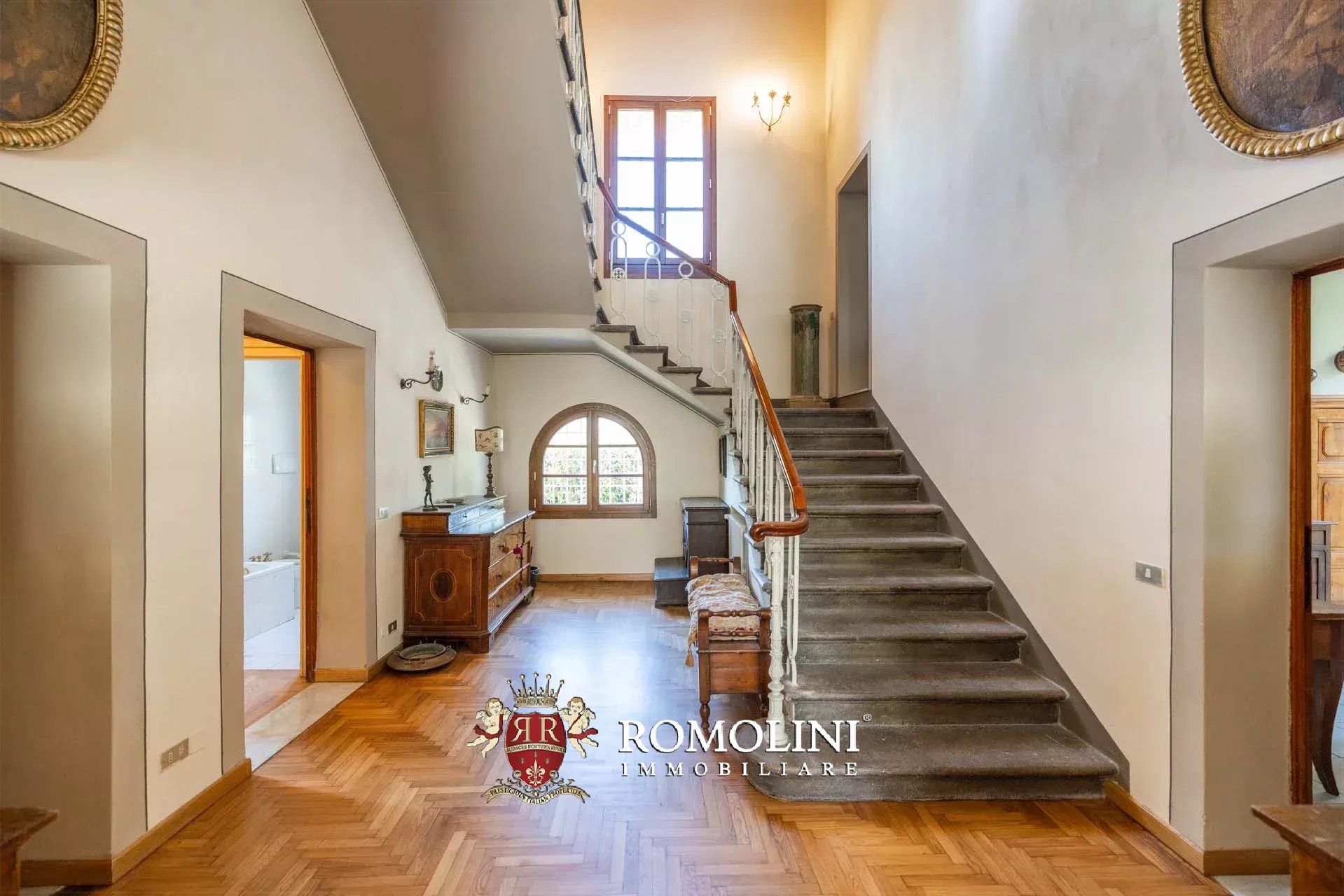 6 Bedroom Villa/Townhouse's Image 21