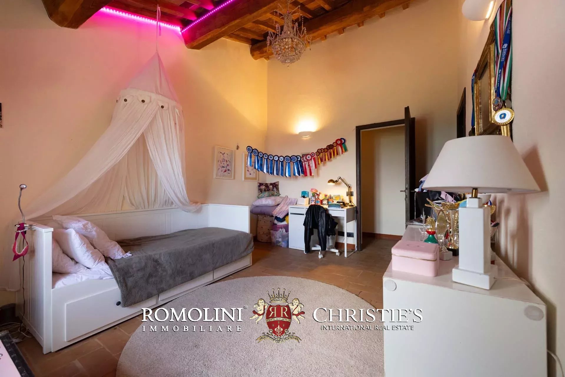 6 Bedroom Villa/Townhouse's Image 60