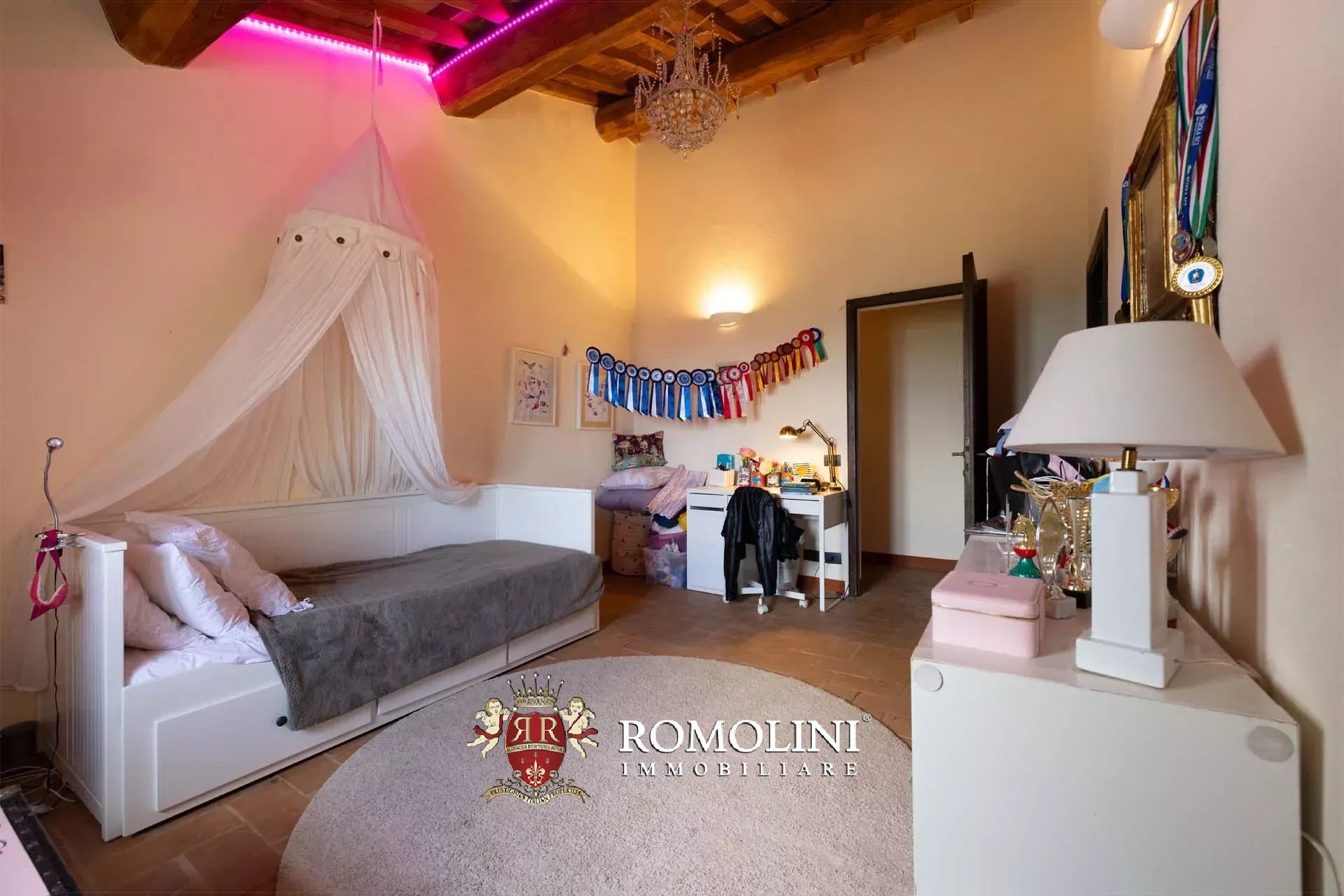 6 Bedroom Villa/Townhouse's Image 60