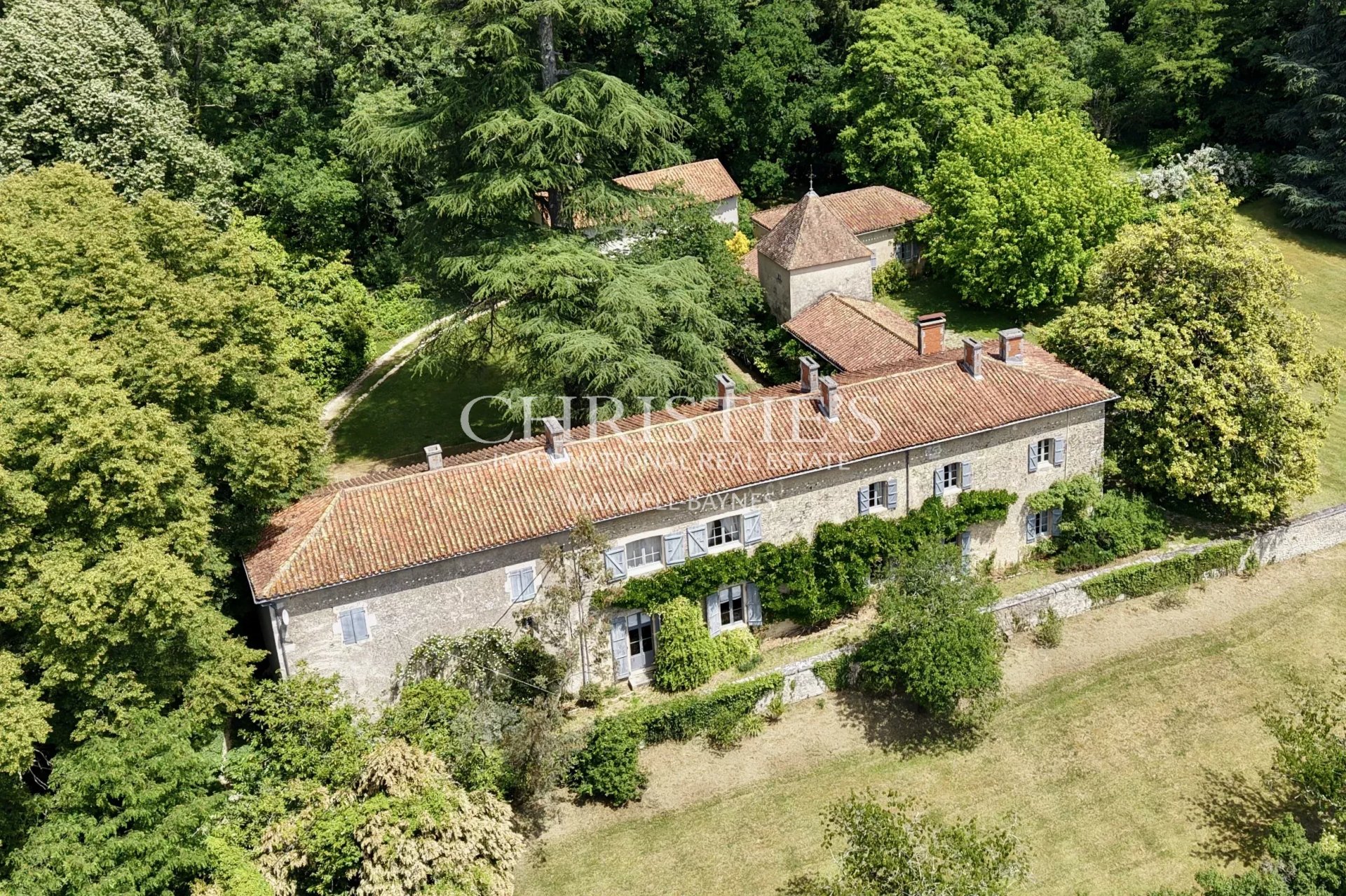 6 Bedroom Villa/Townhouse's Image 6