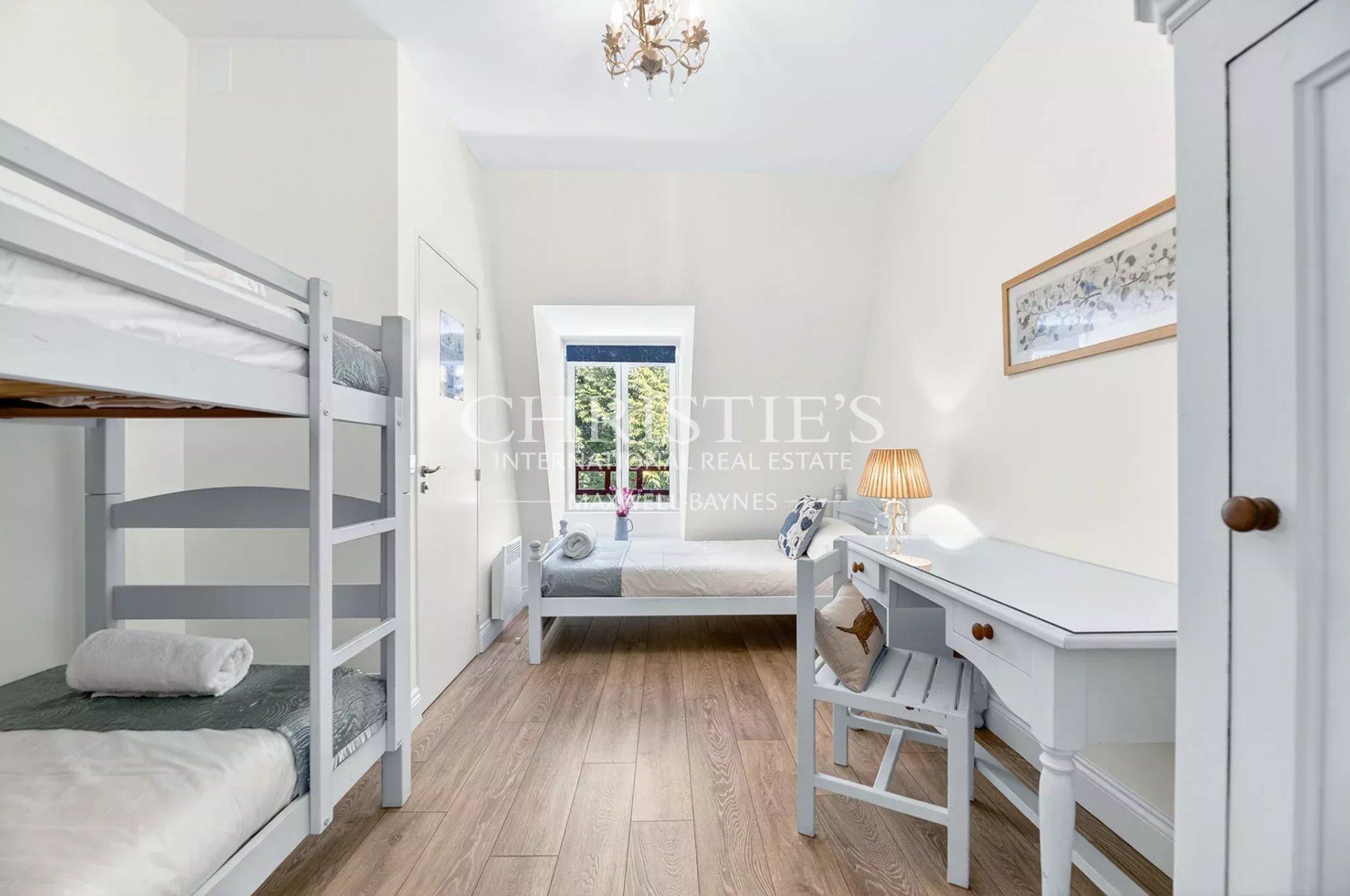 38 Bedroom Chateau's Image 91