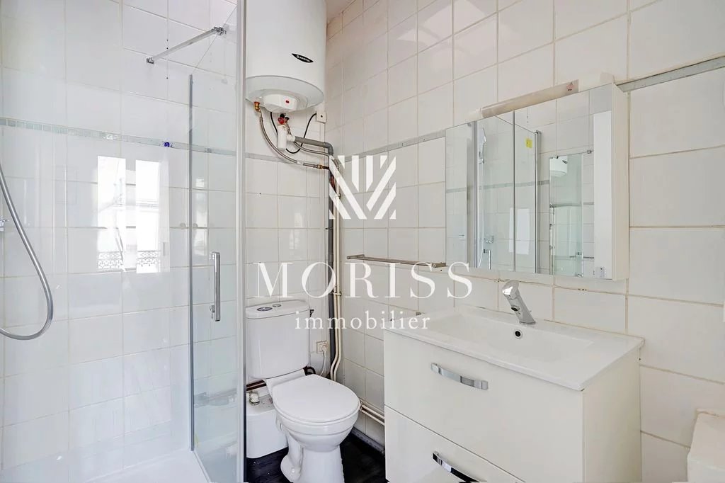 STUDIO - PLACE DE CLICHY - GRANDES CARRIÈRES - 75018 PARIS - Image Array