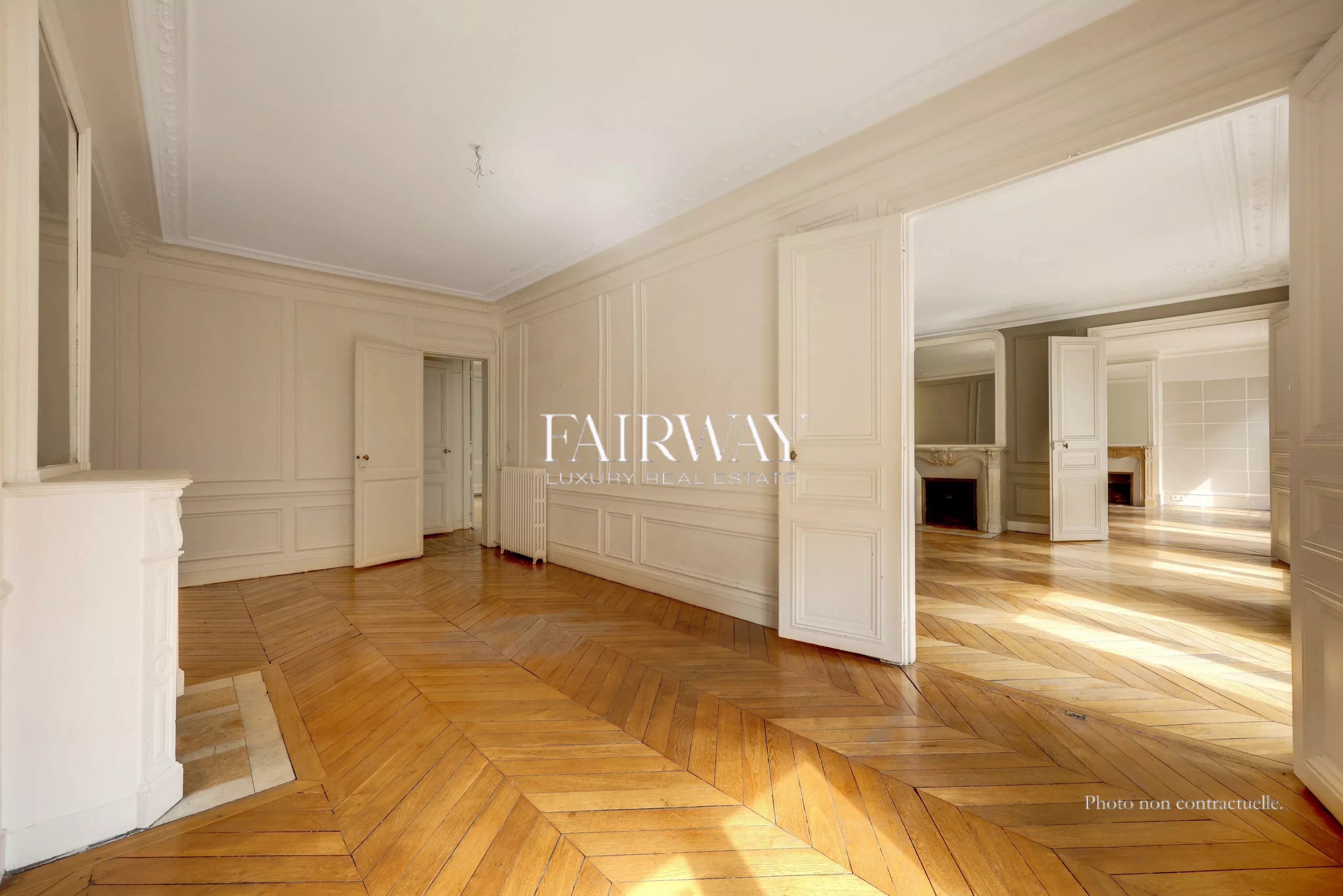 Appartement familial avec balcon - 4 chambres - 158m² - Paris 9e