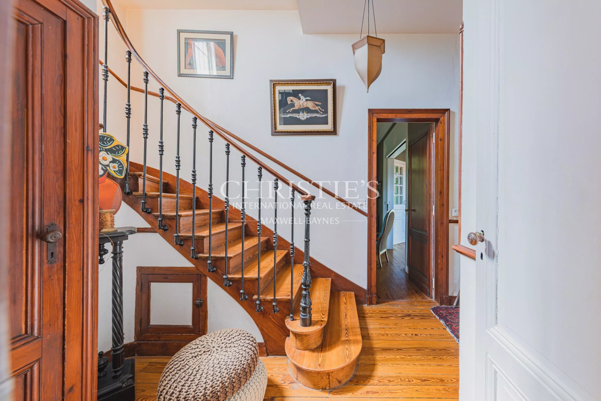 6 Bedroom Villa/Townhouse's Image 9