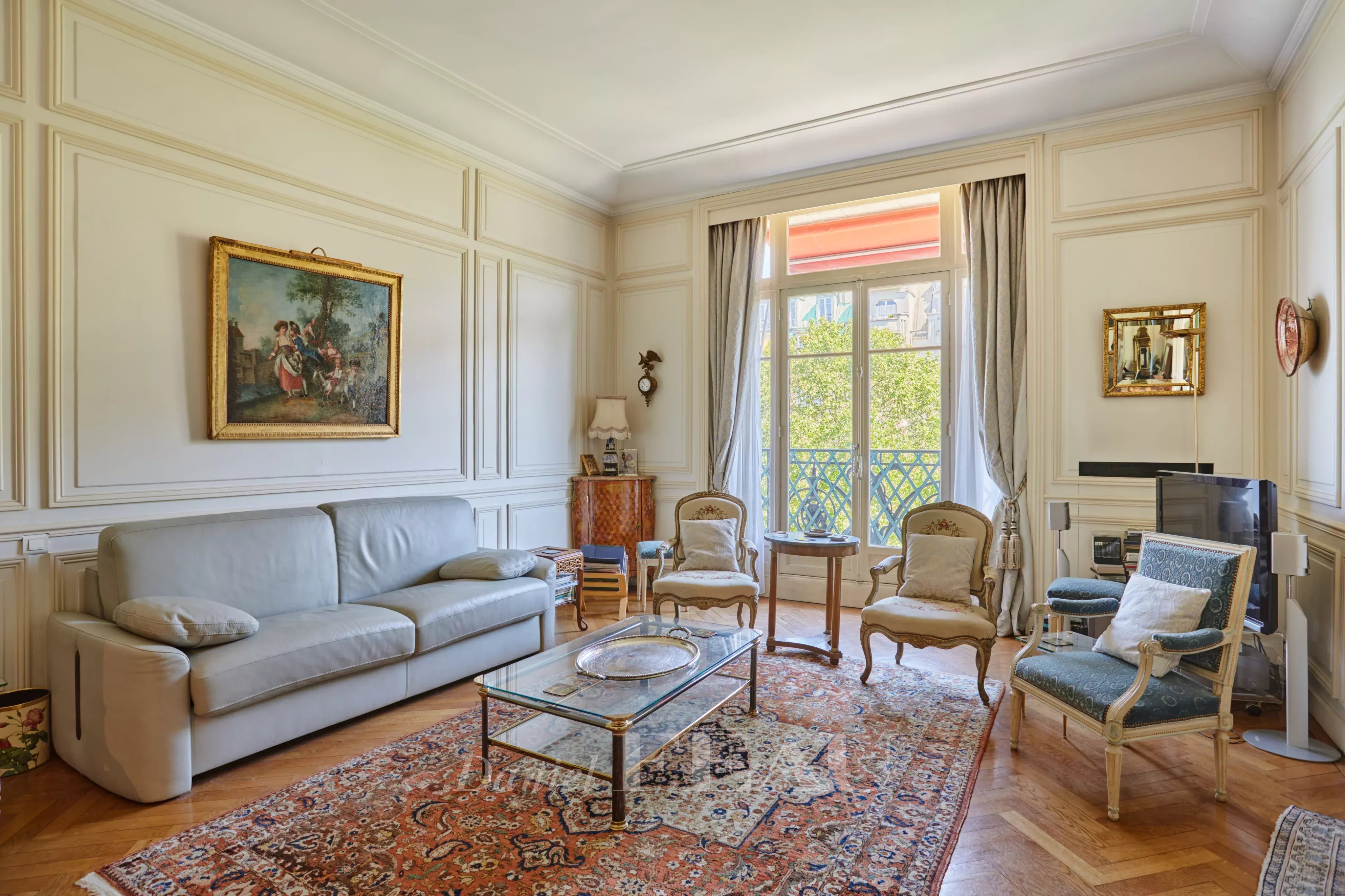 Sale Apartment Paris 7th