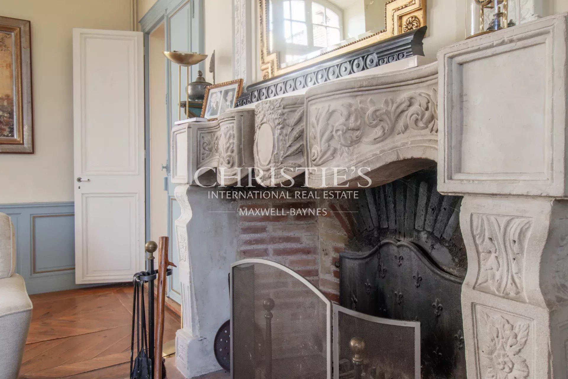 6 Bedroom Chateau's Image 8