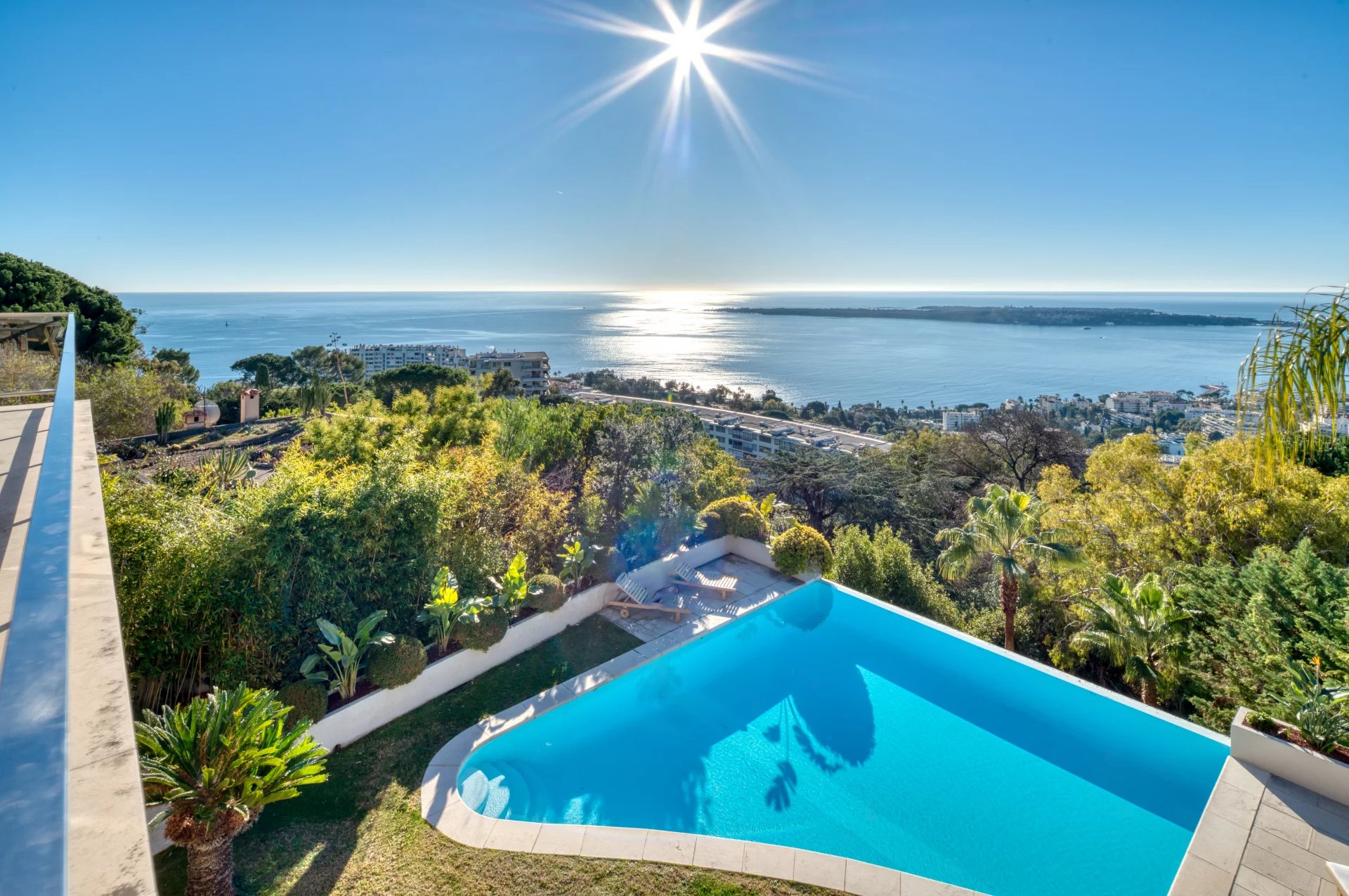 SUPER CANNES  -VUE MER PANORAMIQUE  – 320M2