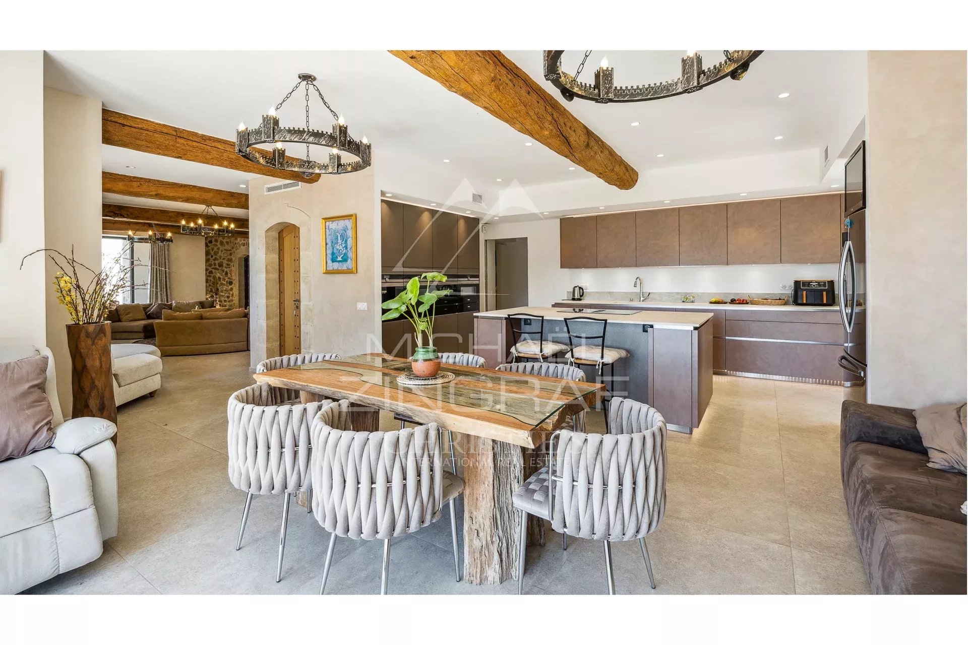 5 Bedroom Villa/Townhouse's Image 5