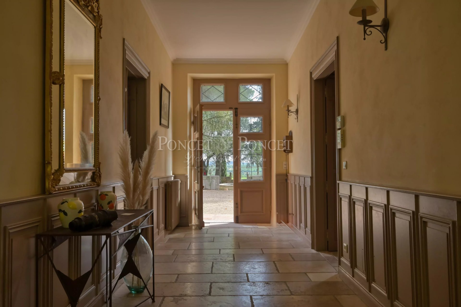 10 Bedroom Vineyard's Image 27