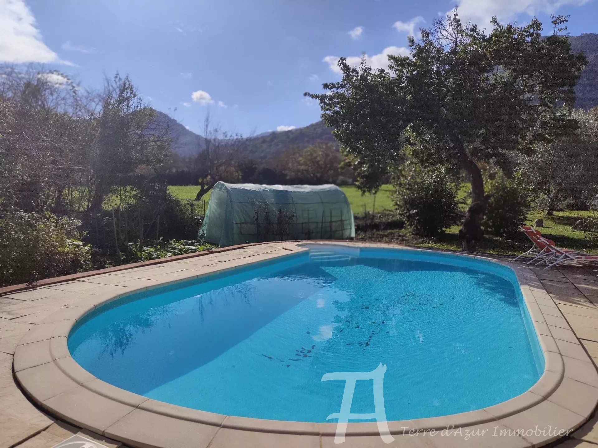 VILLA D'ARCHITECTE DE 7P AVEC PISCINE