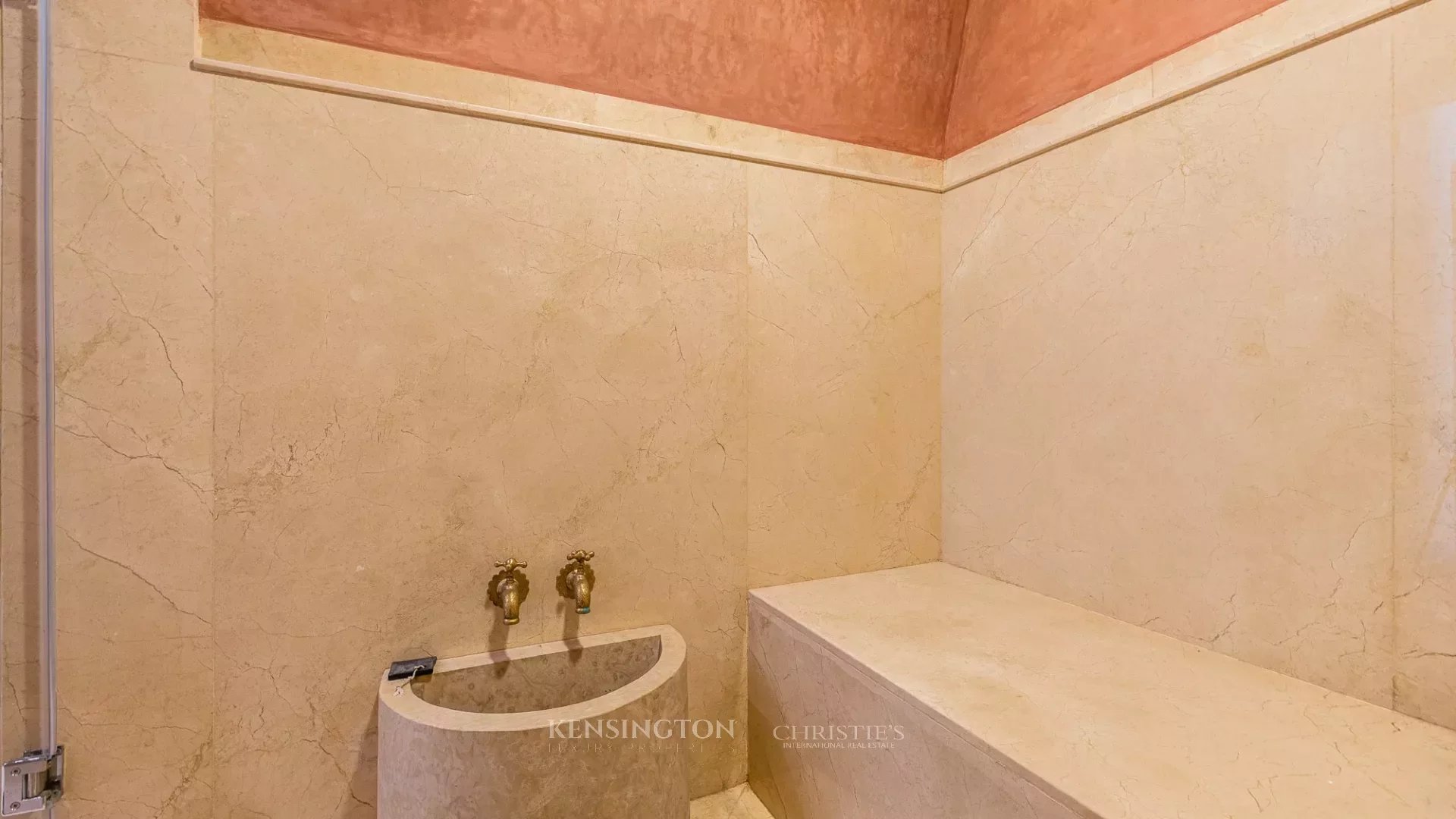 5 Bedroom Villa/Townhouse's Image 36