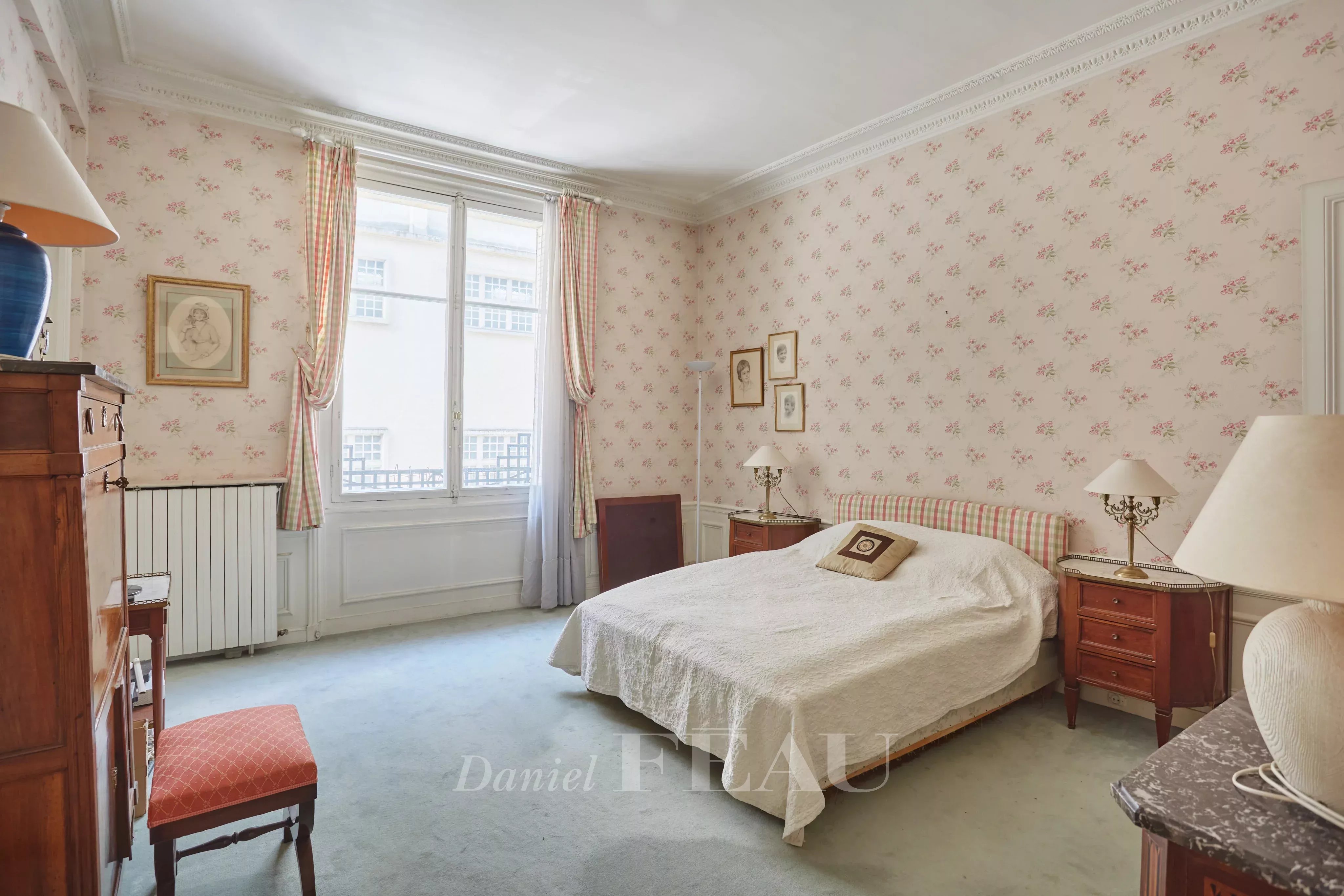 Sale Apartment Paris 16th
