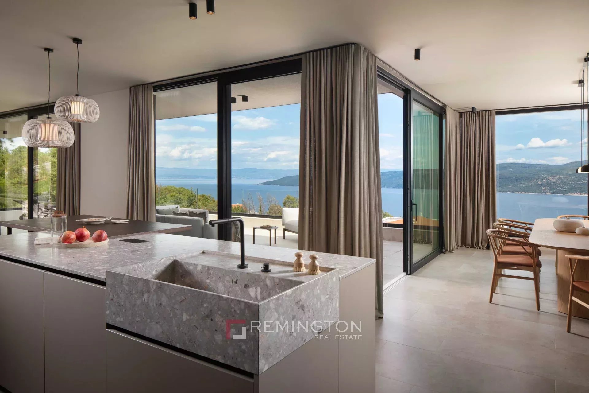 4 Bedroom Villa/Townhouse's Image 4
