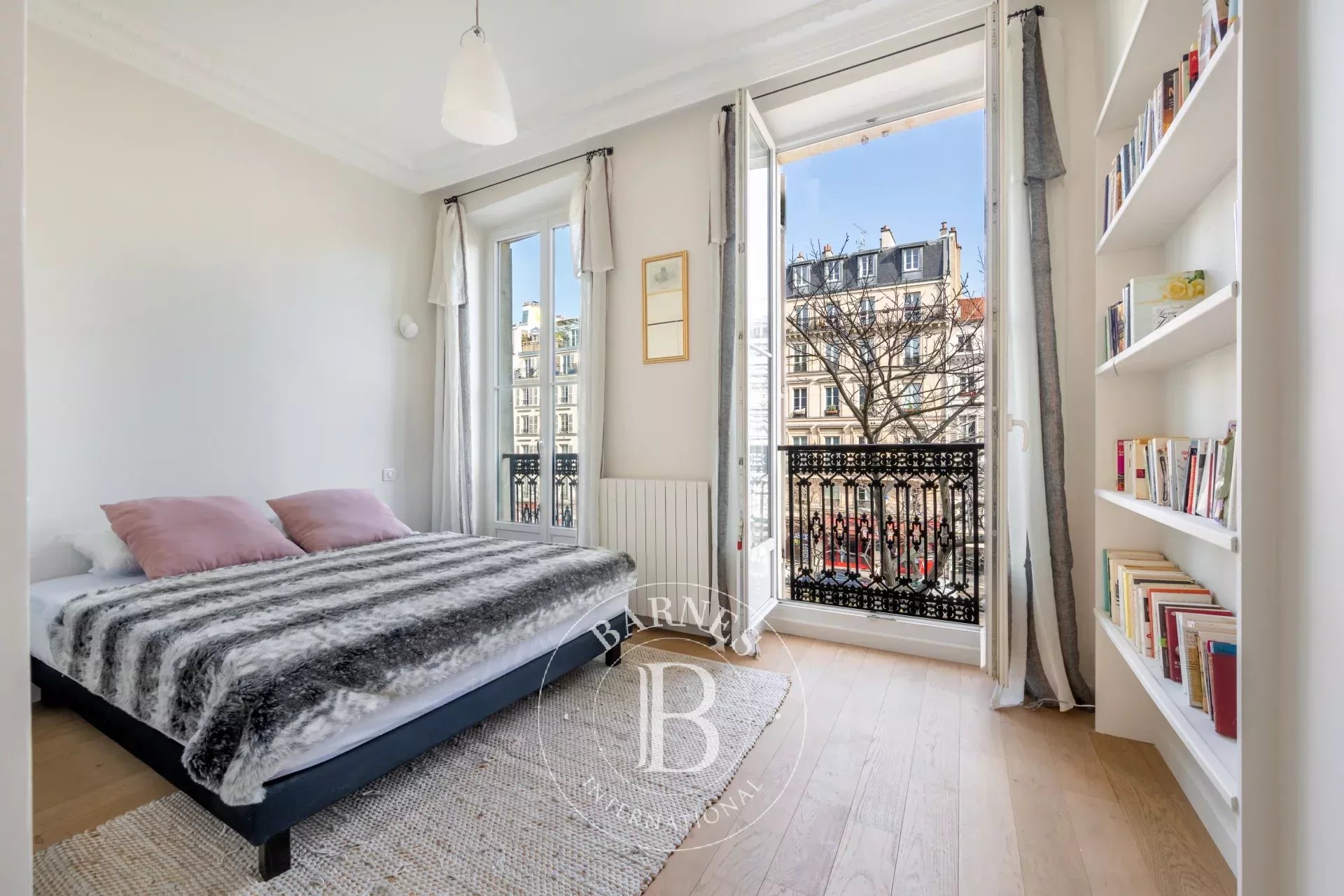 Daire Paris 3ème - picture 6