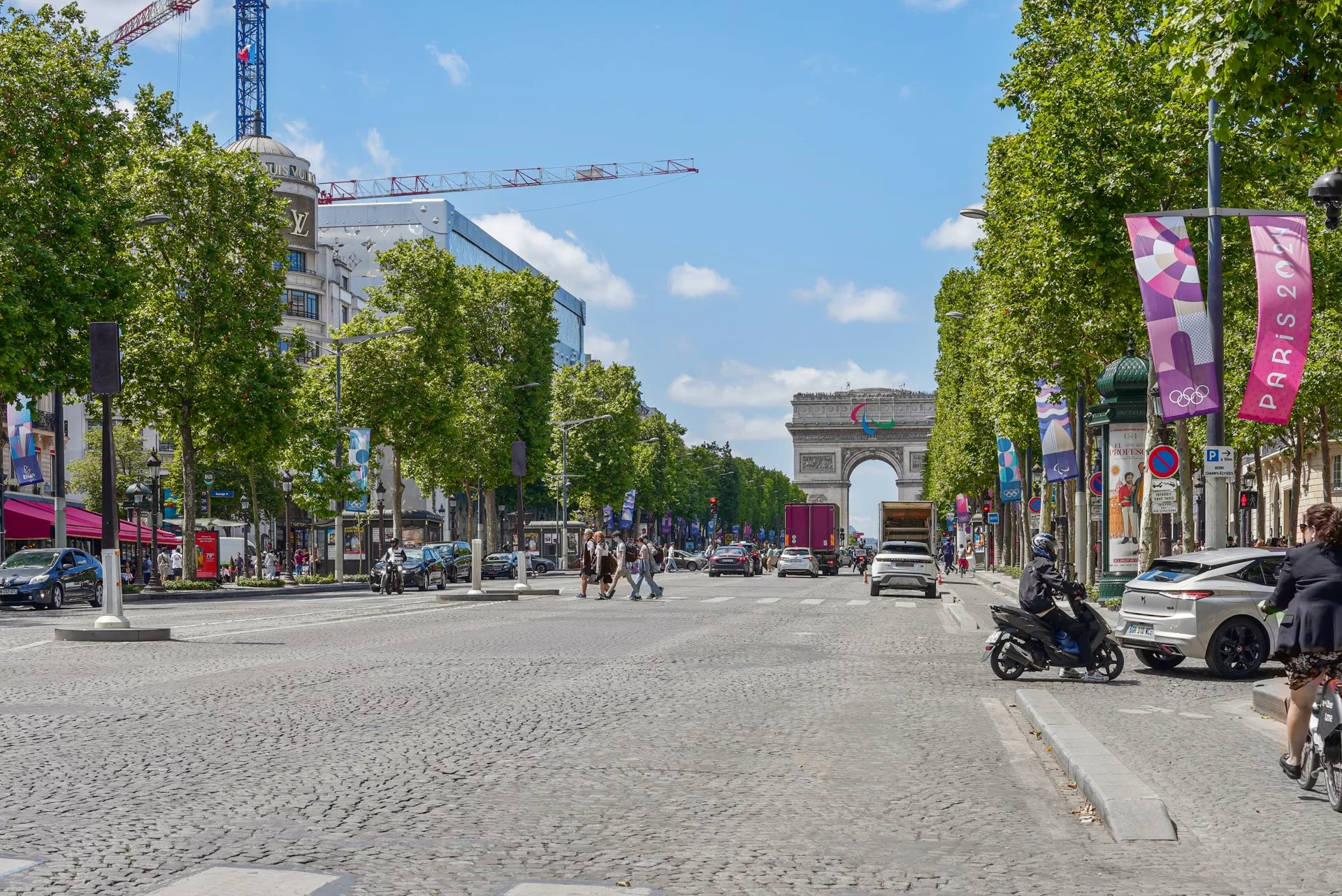 Paris 8e - AVENUE DES CHAMPS ELYSÉES