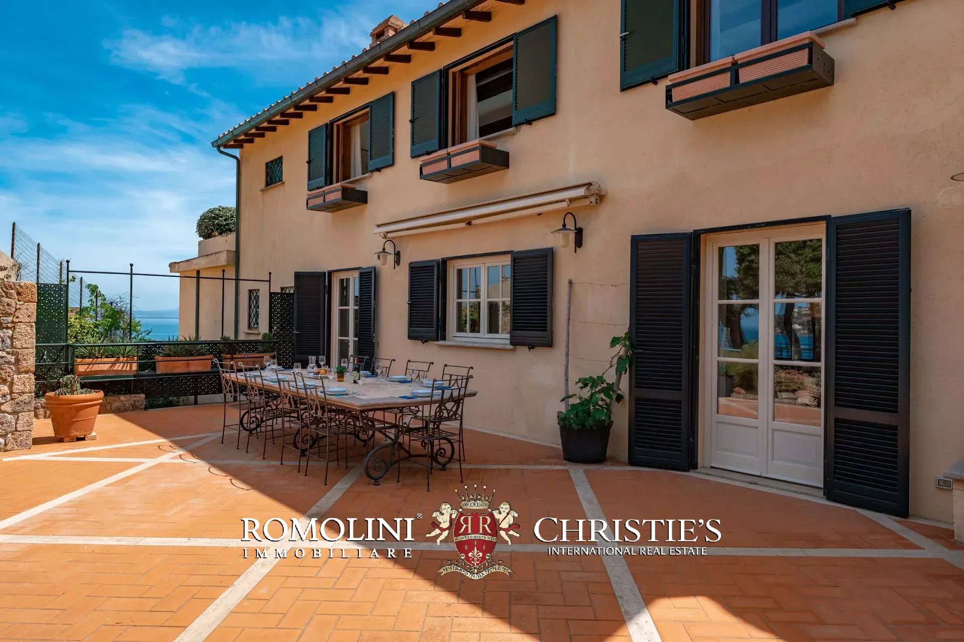 11 Bedroom Villa/Townhouse's Image 4