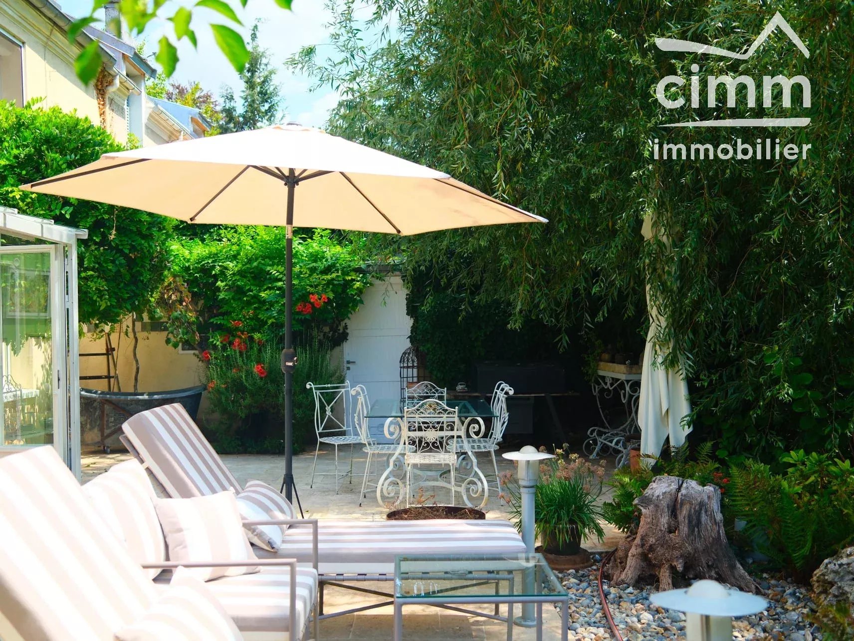 POMMEUSE – LE TRONCHET – Briarde de caractère rénovée – 160 m² – Jardin paysager d’exception