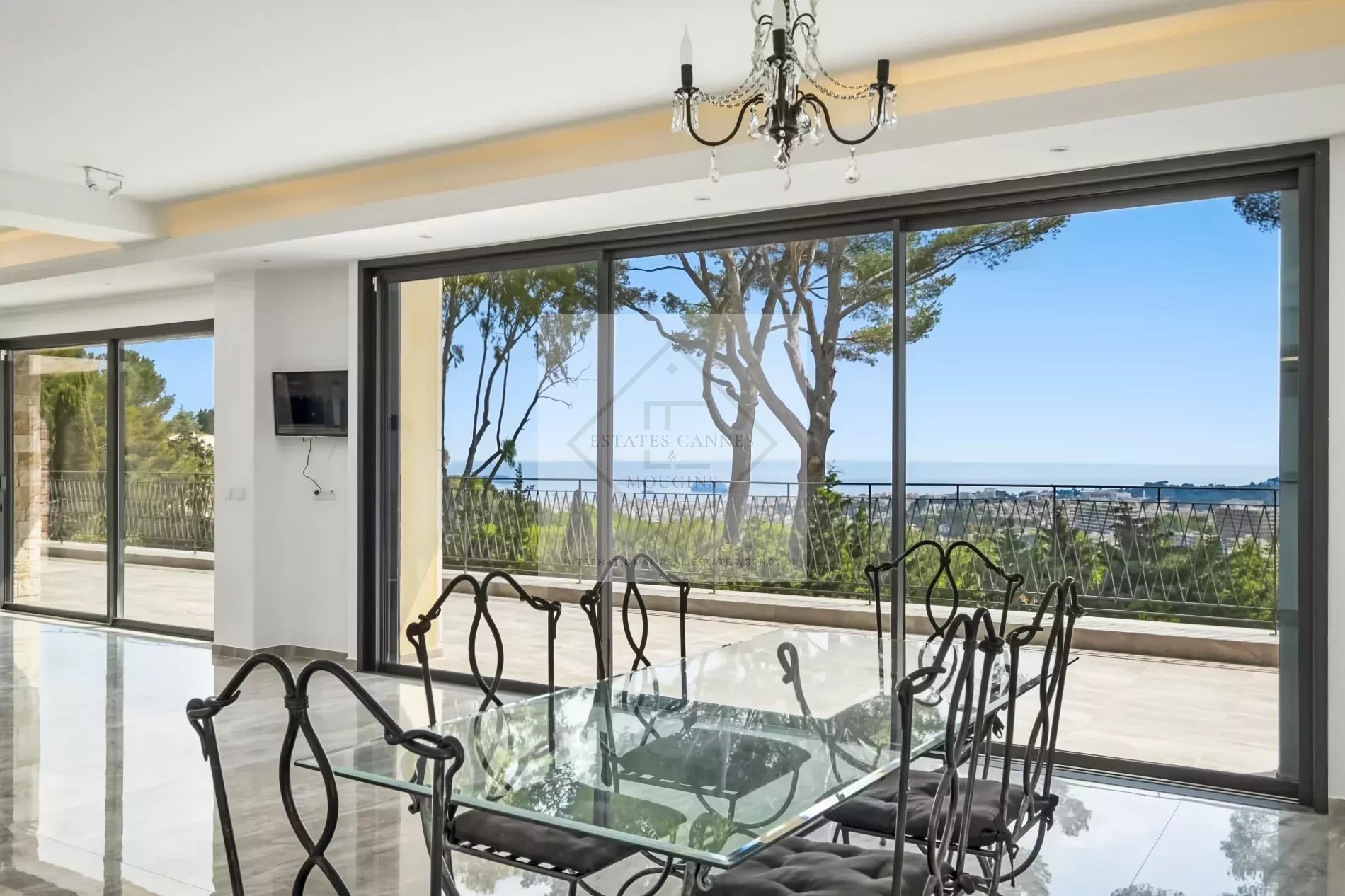 Villa d’Exception à Mougins – Vue Mer Panoramique