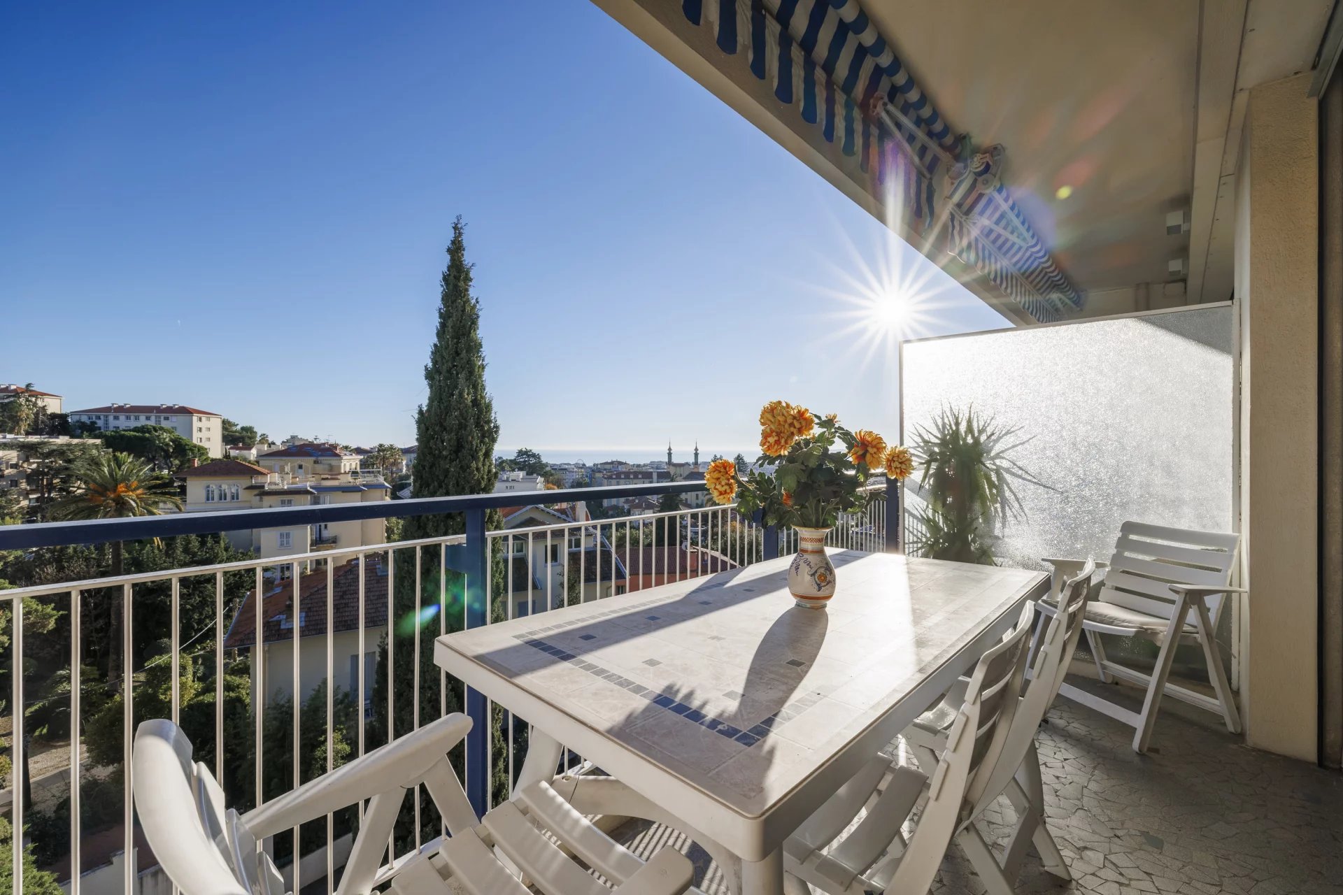Nice Cimiez / Cemenelum : 2 pièces Terrasse Vue Mer
