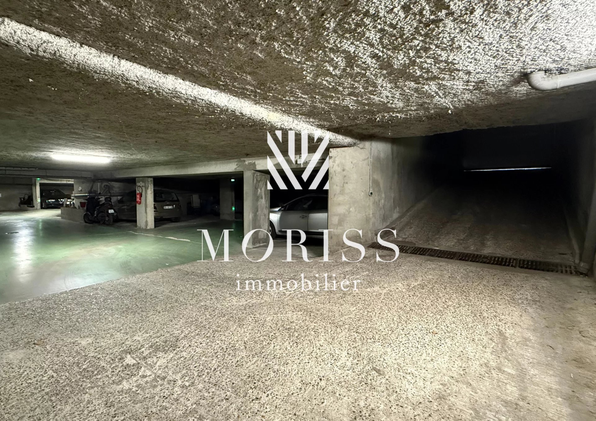 Nogent-sur-Marne - Place de parking - Image Array