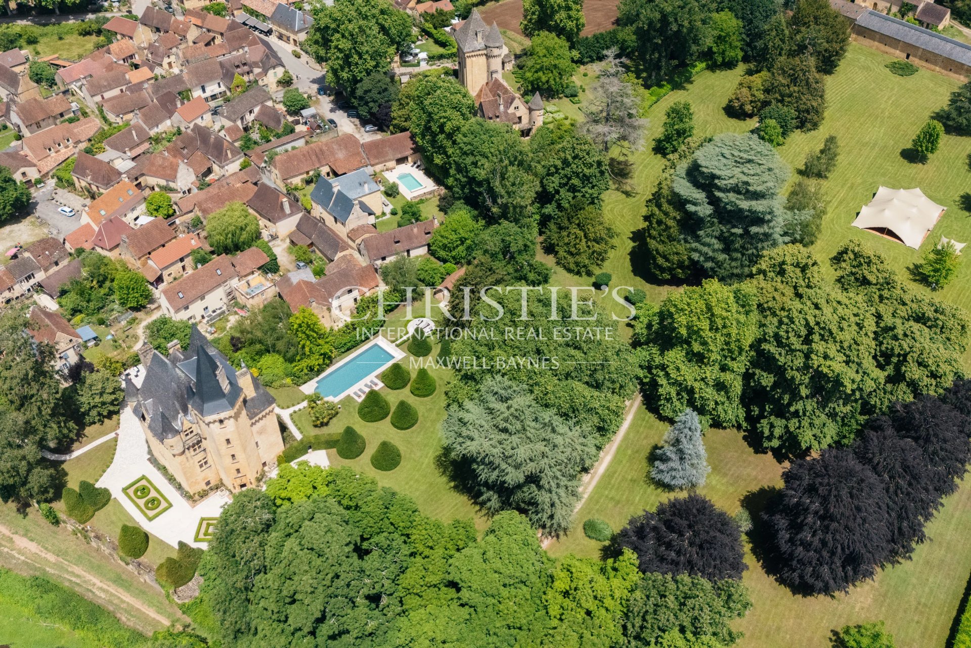 10 Bedroom Chateau's Image 35